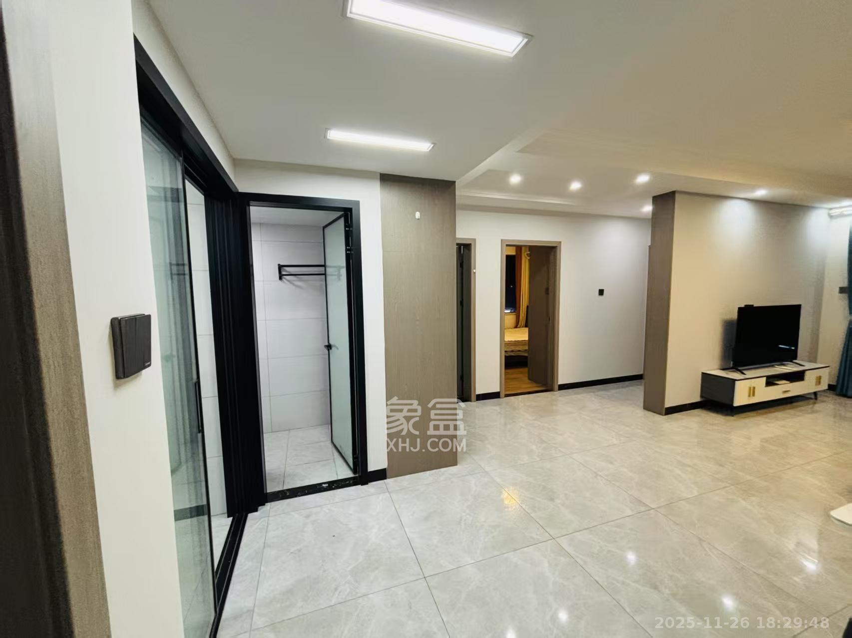 星湖湾二期高层 3室2厅1卫 2400.0元/月 星湖湾二期高层 3室2厅1卫 2400.0元/月室内图