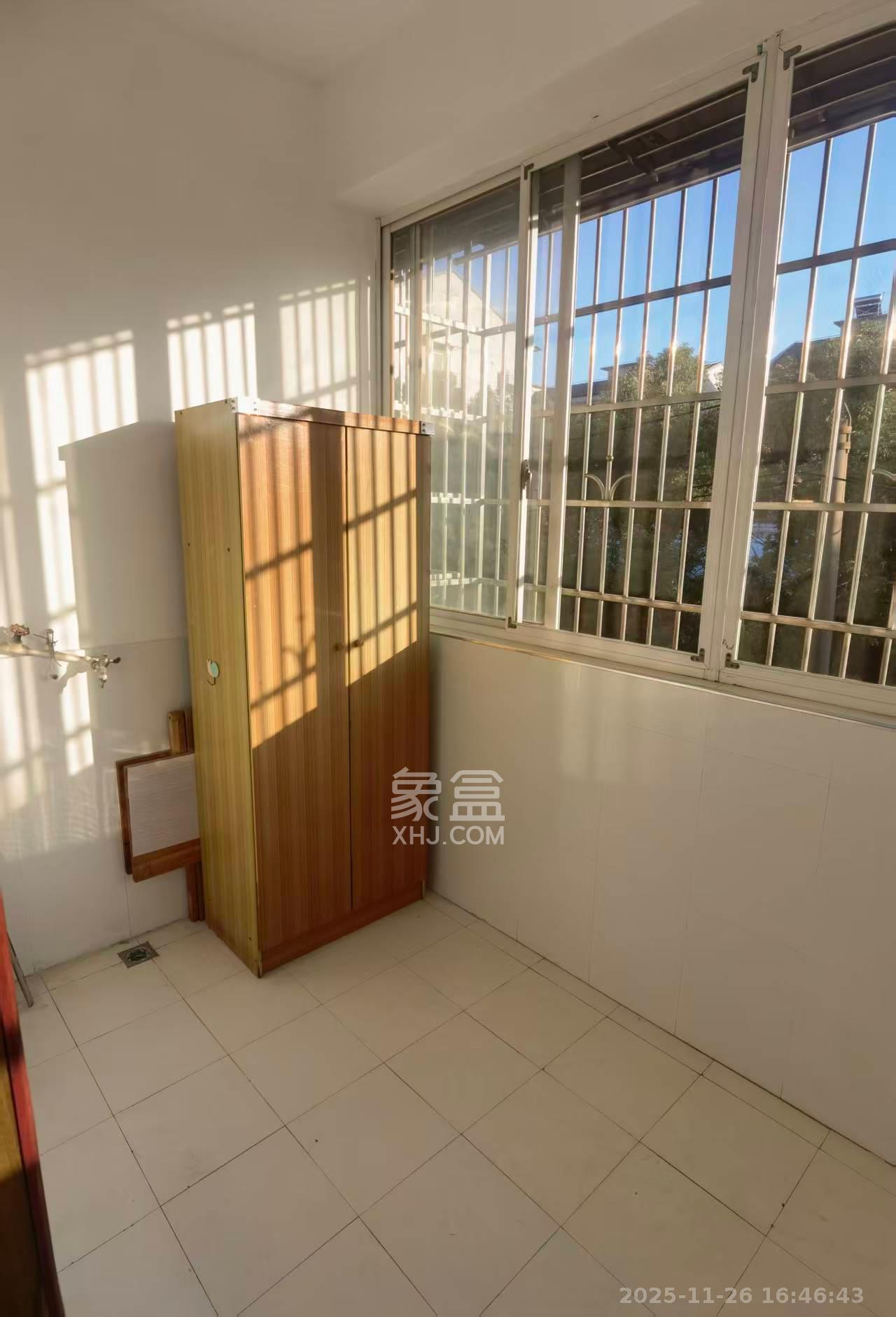 雅雀湖小区 2室1厅1卫 1600.0元/月 雅雀湖小区 2室1厅1卫 1600.0元/月室内图