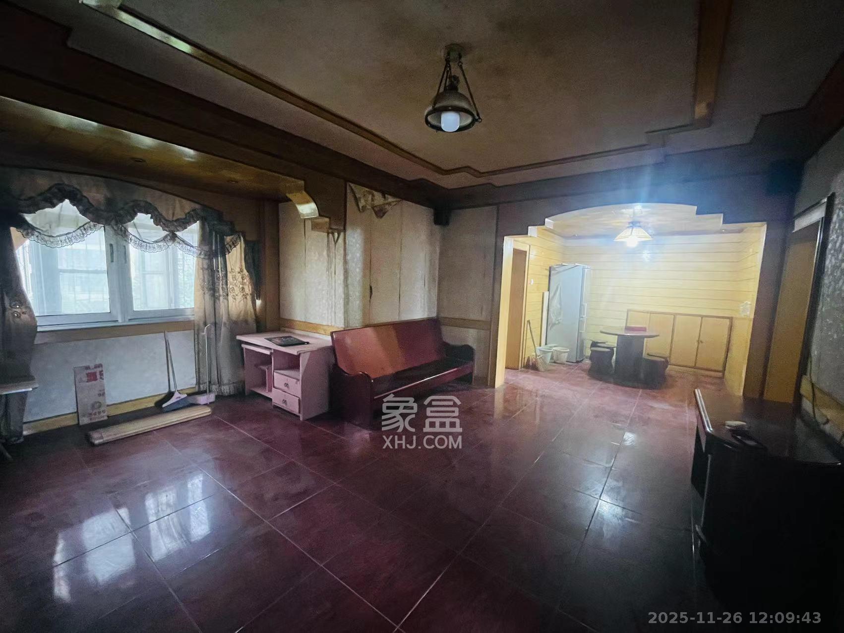 人造板厂宿舍（新河北堤1号）  3室2厅1卫    1800.0元/月