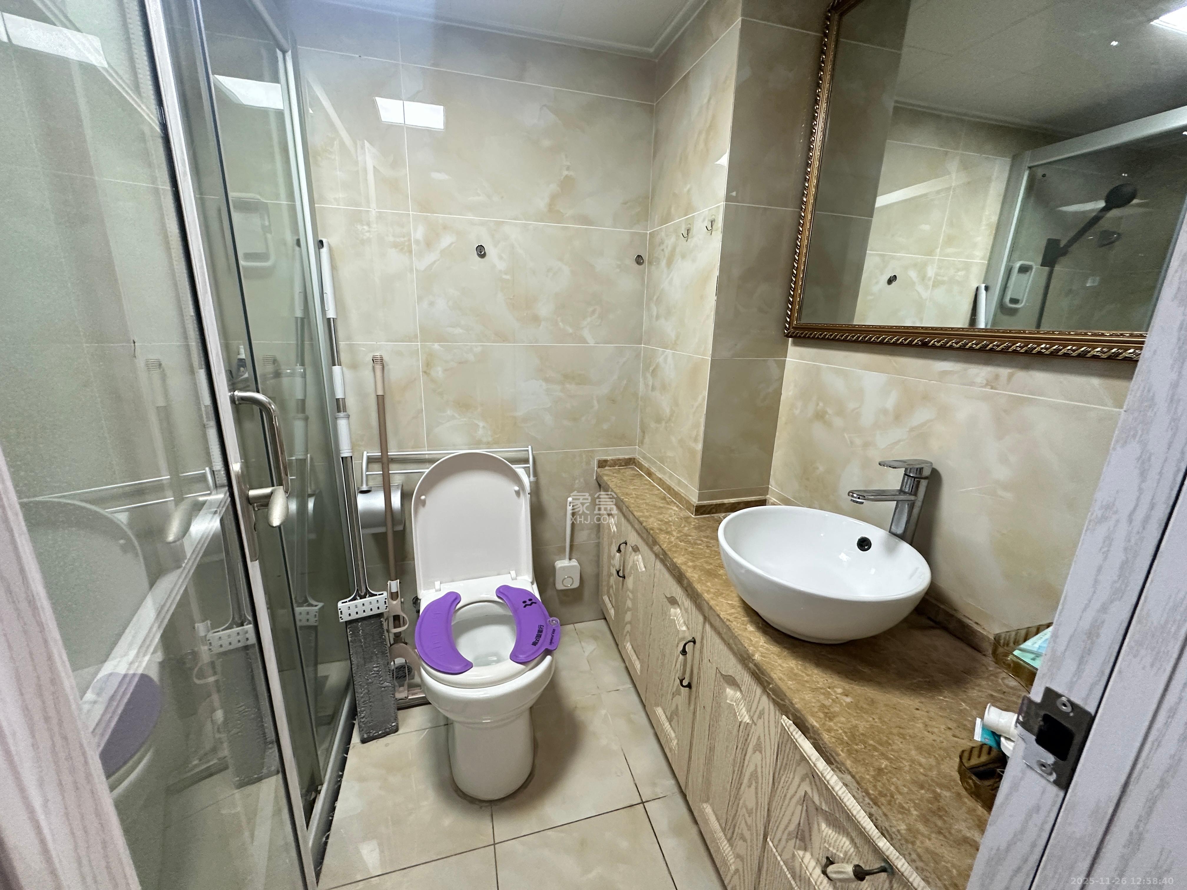 保利国际广场 1室1厅1卫 2000.0元/月 保利国际广场 1室1厅1卫 2000.0元/月室内图