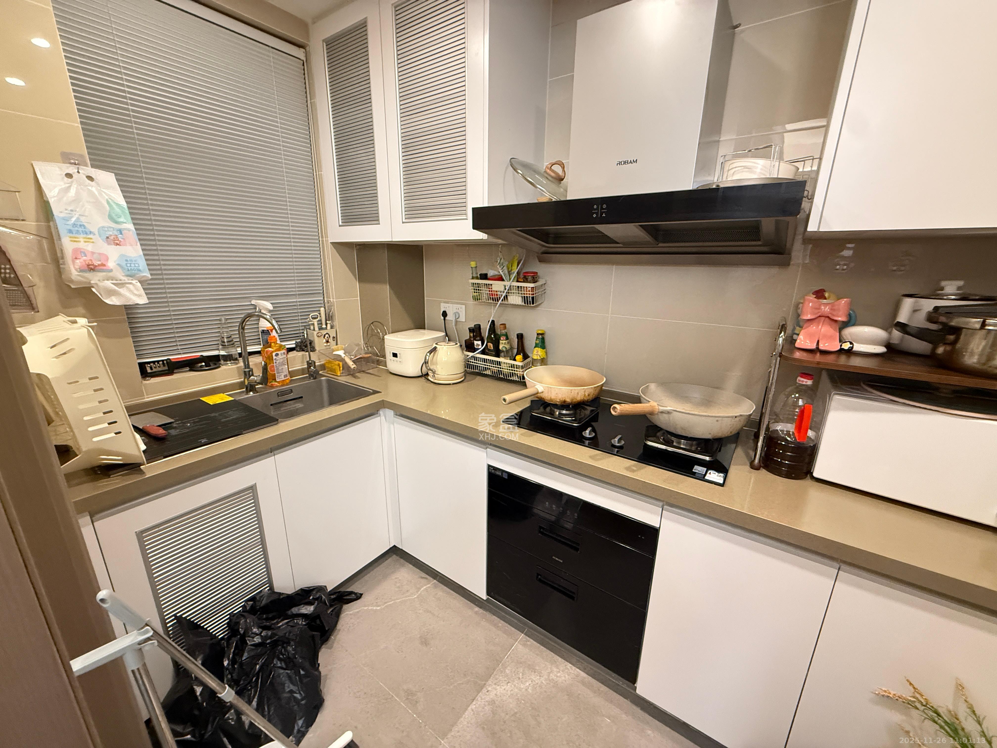 新力铂园(江山云著) 3室2厅1卫 5000.0元/月 新力铂园(江山云著) 3室2厅1卫 5000.0元/月室内图