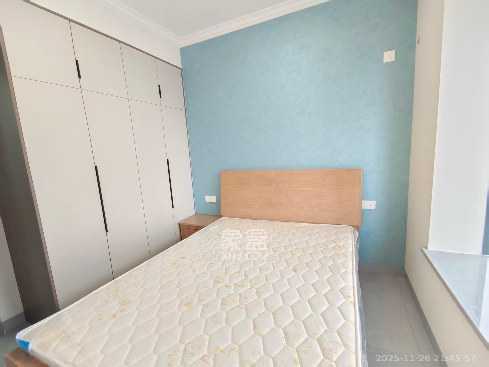 枫树园  4室2厅2卫    2600.0元/月室内图