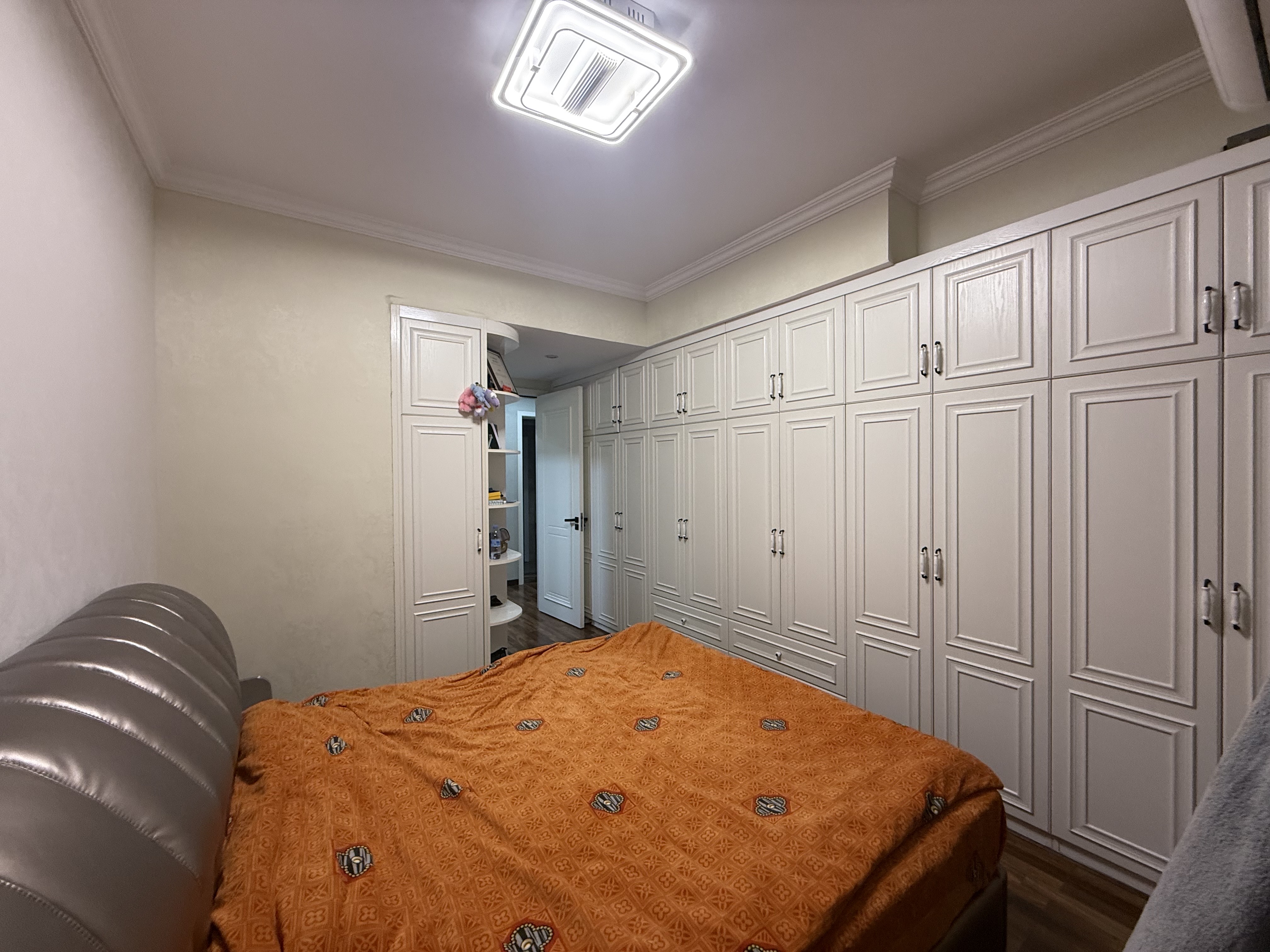 大同芙蓉二期(芙蓉广场) 4室2厅2卫 105.0万 大同芙蓉二期(芙蓉广场) 4室2厅2卫 105.0万客厅