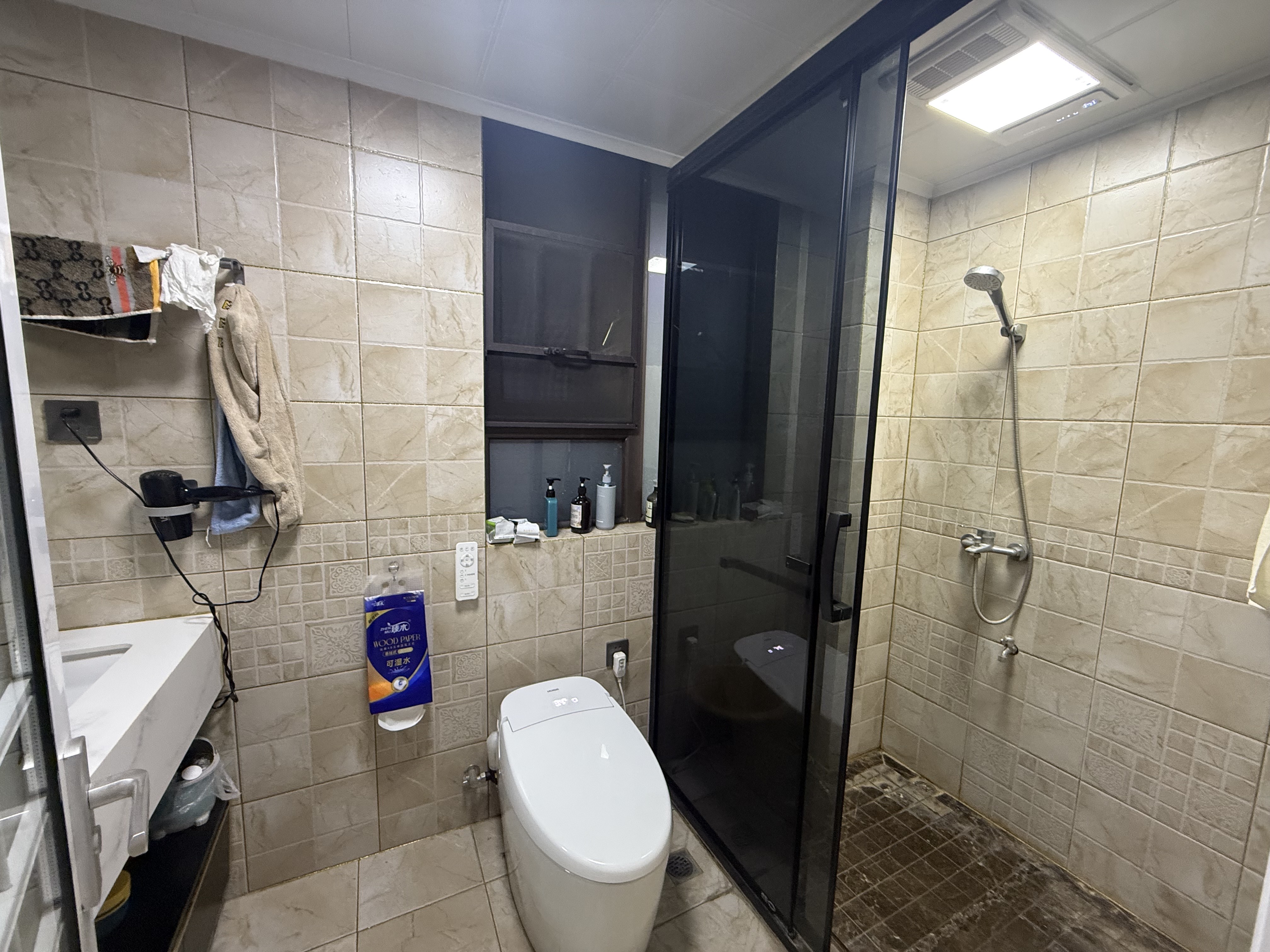 大同芙蓉二期(芙蓉广场) 4室2厅2卫 105.0万 大同芙蓉二期(芙蓉广场) 4室2厅2卫 105.0万客厅