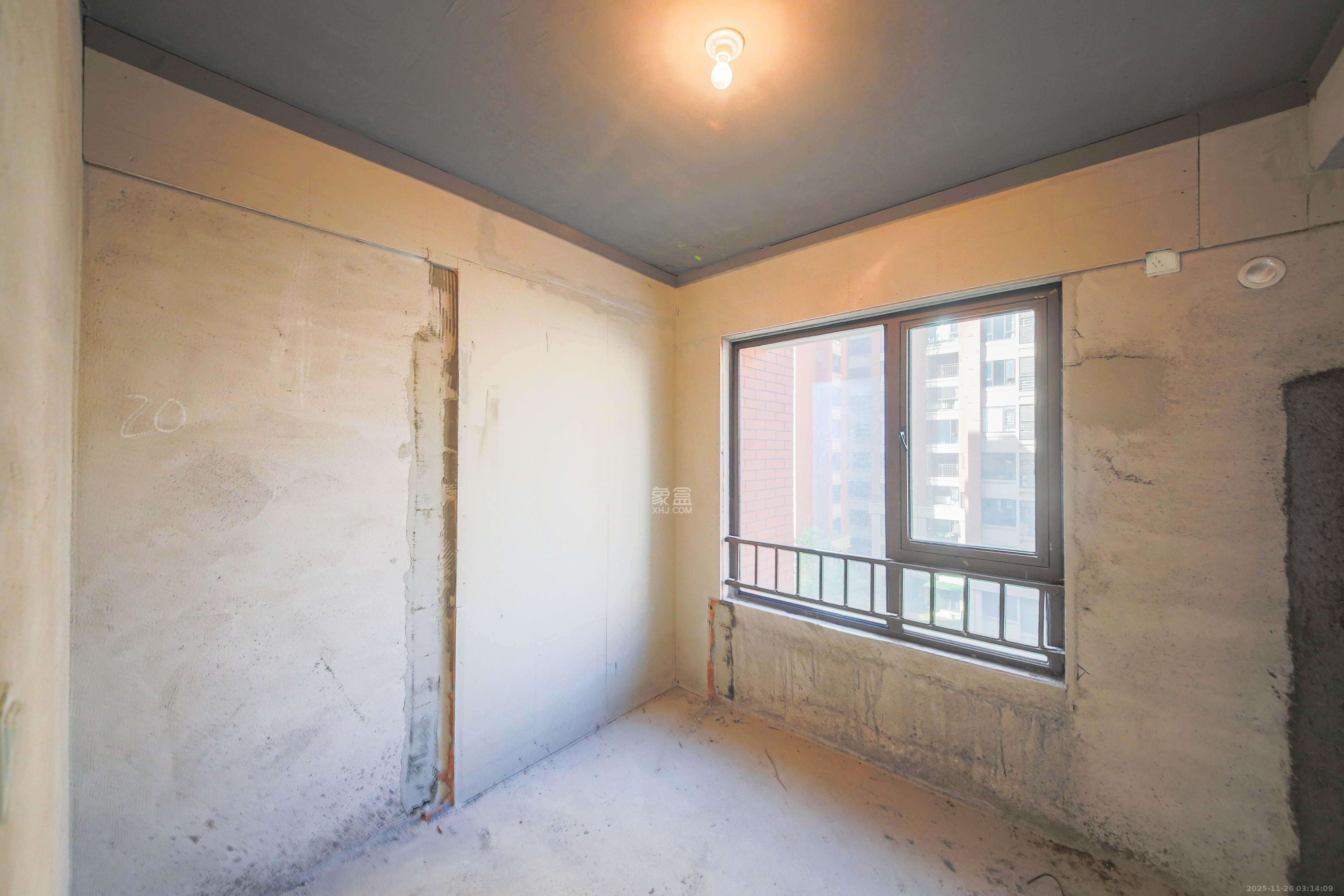 香缇雅苑(鑫远翡丽郡二期) 4室2厅2卫 175.0万 香缇雅苑(鑫远翡丽郡二期) 4室2厅2卫 175.0万卧室