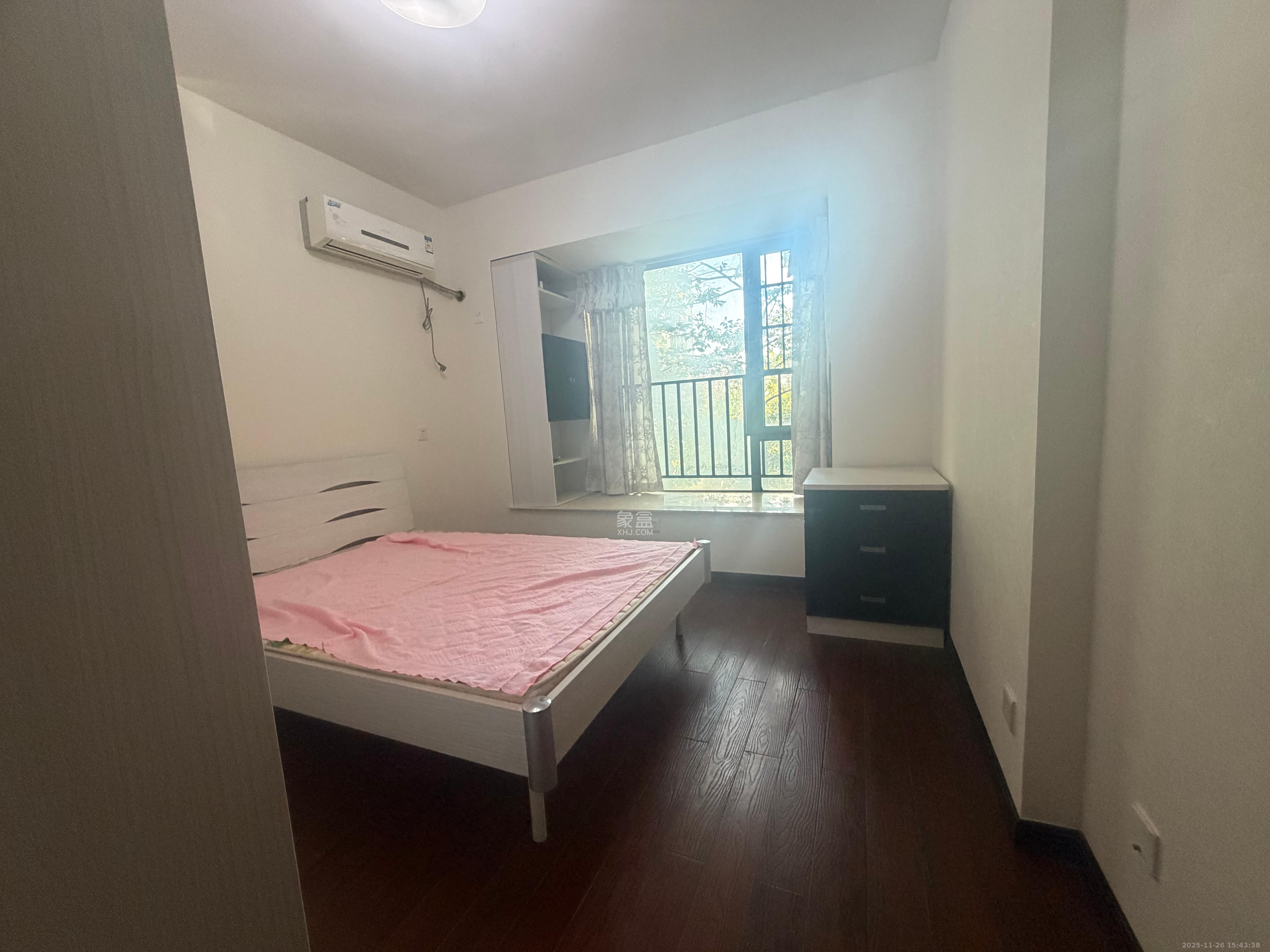 九华富瑶天下 4室2厅2卫 41.0万 九华富瑶天下 4室2厅2卫 41.0万客厅