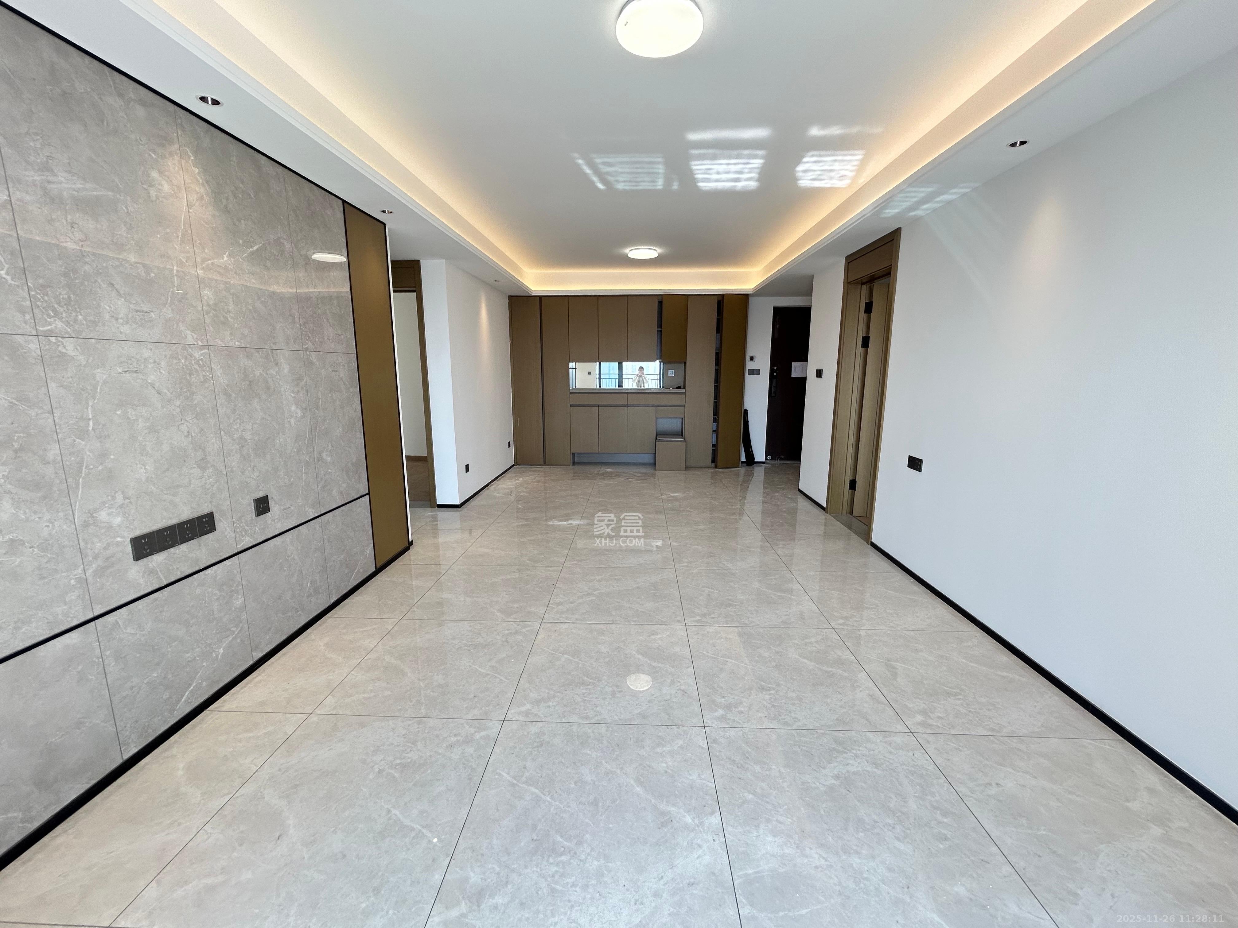 长房悦香山  3室2厅2卫    3000.0元/月