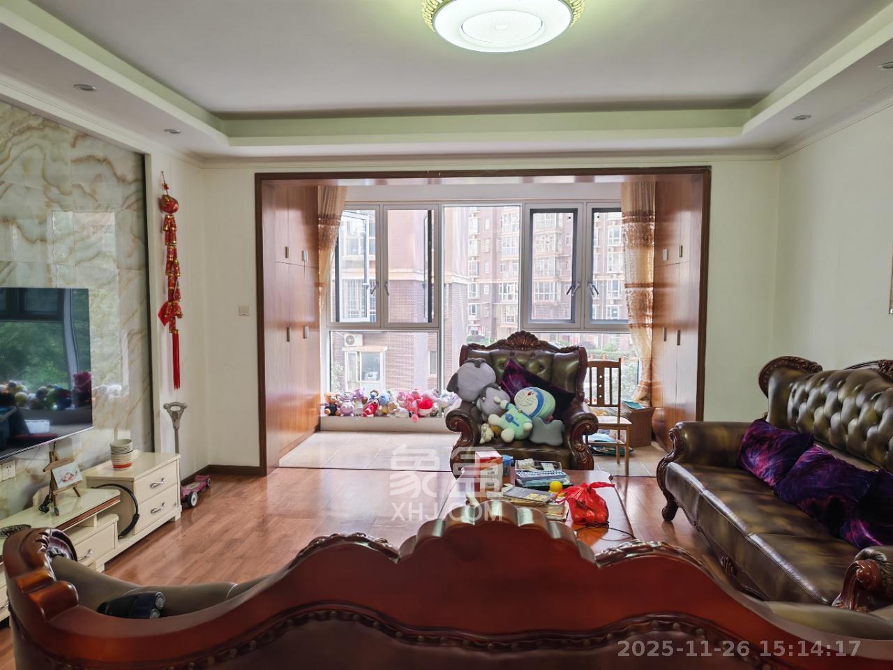 德泽苑 4室2厅2卫 2600.0元/月 德泽苑 4室2厅2卫 2600.0元/月室内图