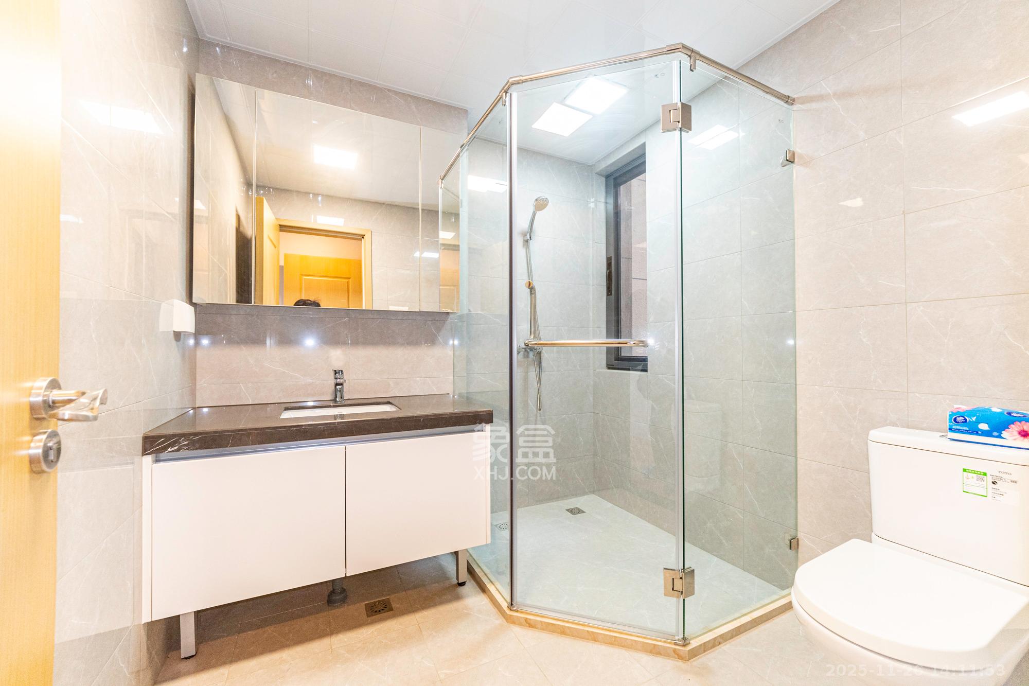 运达锦绣广场  3室2厅2卫    148.0万卫生间