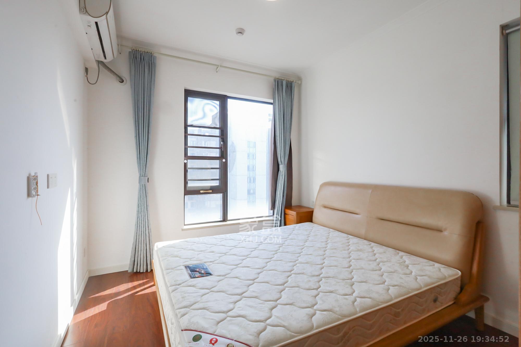 万科里金域国际  3室2厅1卫    159.0万卧室