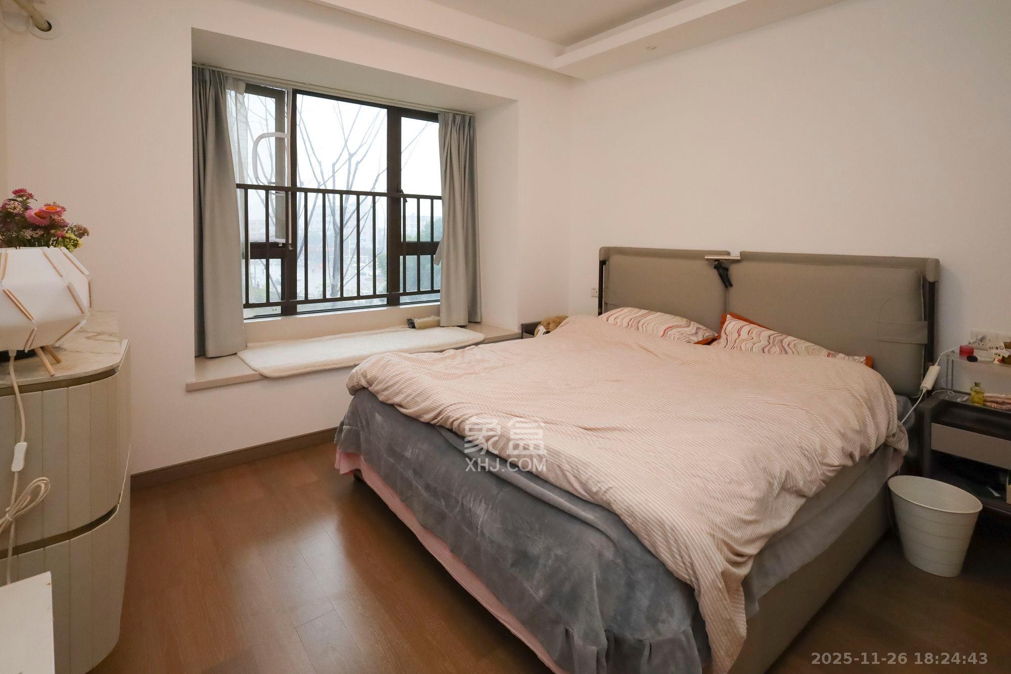 龙湖铂金中心（龙湖春江郦城）  3室2厅2卫    4800.0元/月室内图