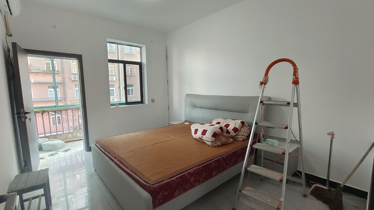 梓园社区(麻纺厂宿舍) 2室1厅1卫 800.0元/月 梓园社区(麻纺厂宿舍) 2室1厅1卫 800.0元/月室内图