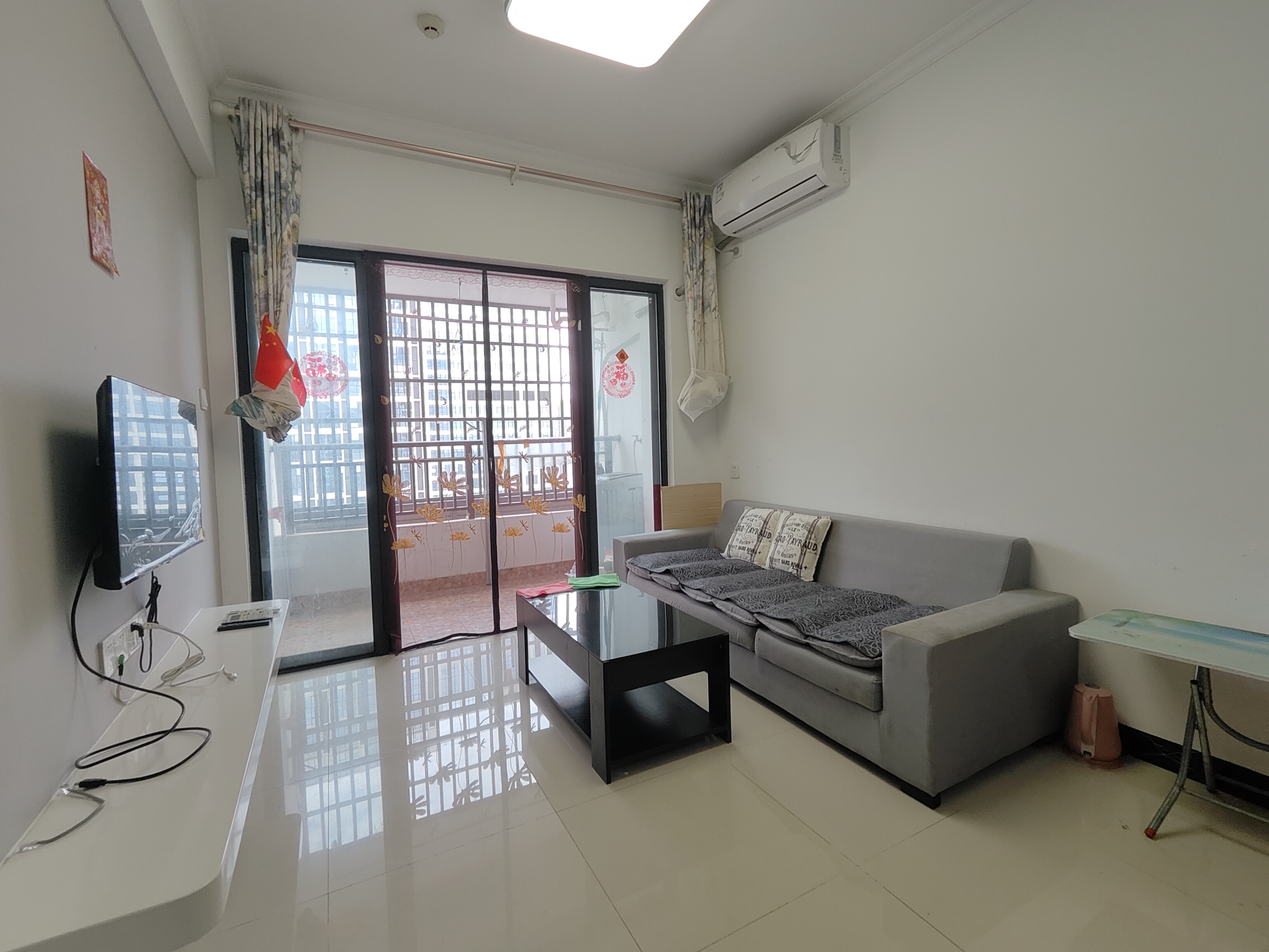 华盛国际公寓  2室2厅1卫    1700.0元/月室内图1