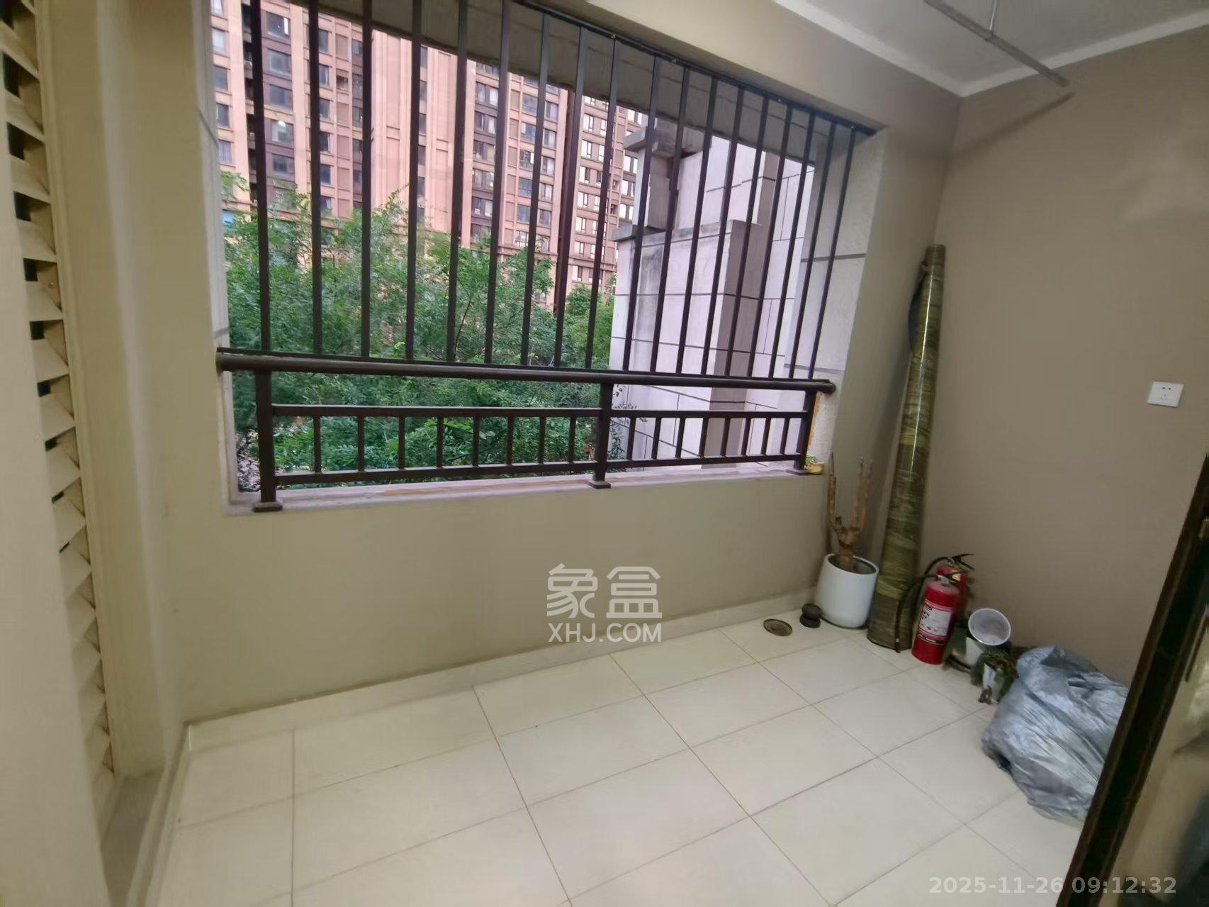 中海国际二期 3室2厅2卫 2100.0元/月 中海国际二期 3室2厅2卫 2100.0元/月室内图