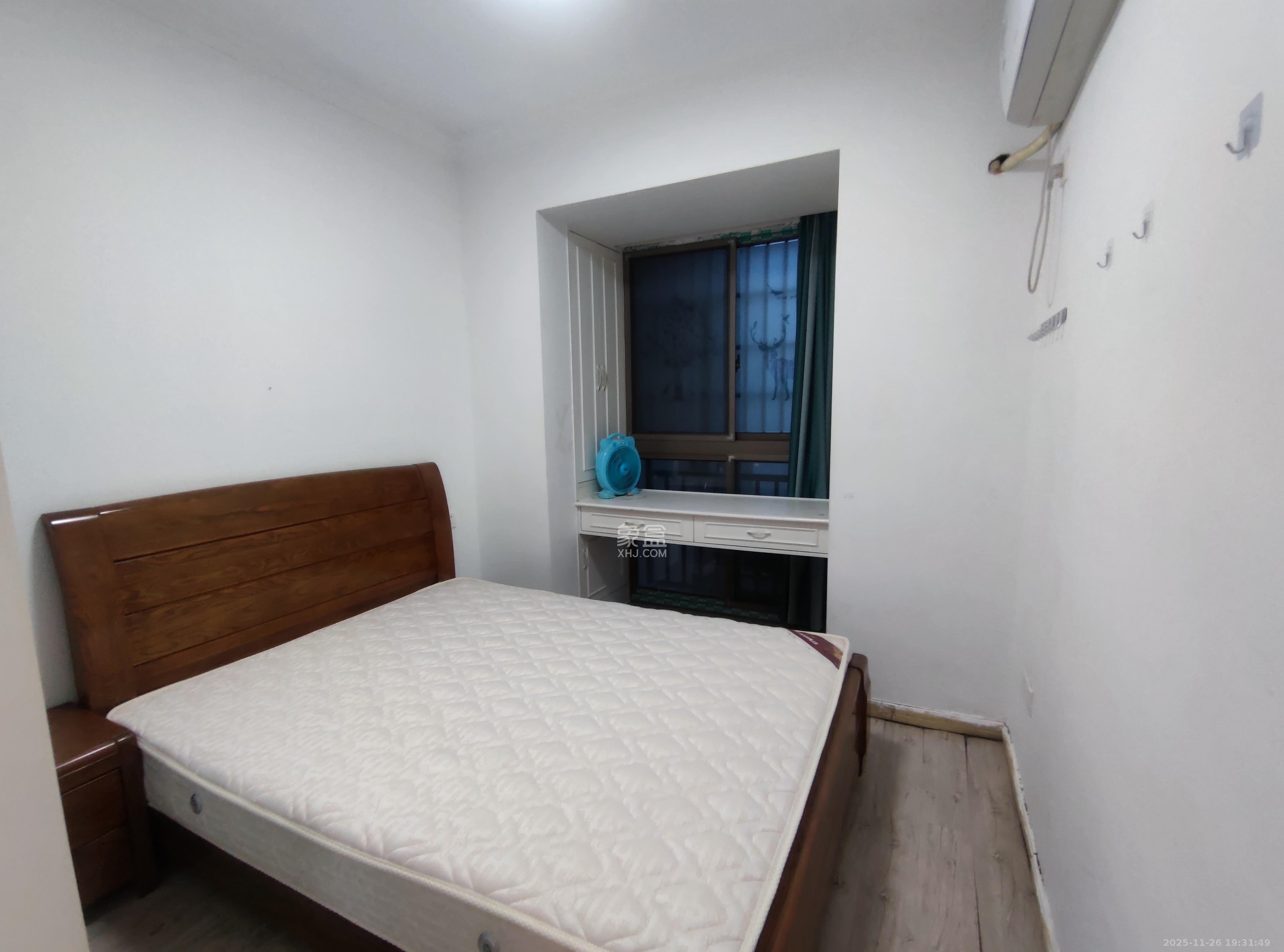 世茂铂翠湾一期  4室2厅2卫    4000.0元/月室内图