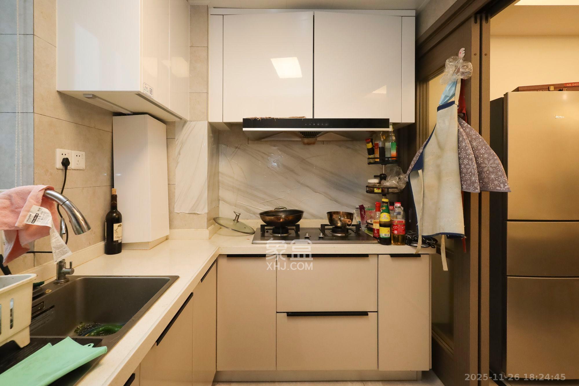 龙湖铂金中心（龙湖春江郦城）  3室2厅2卫    4800.0元/月室内图