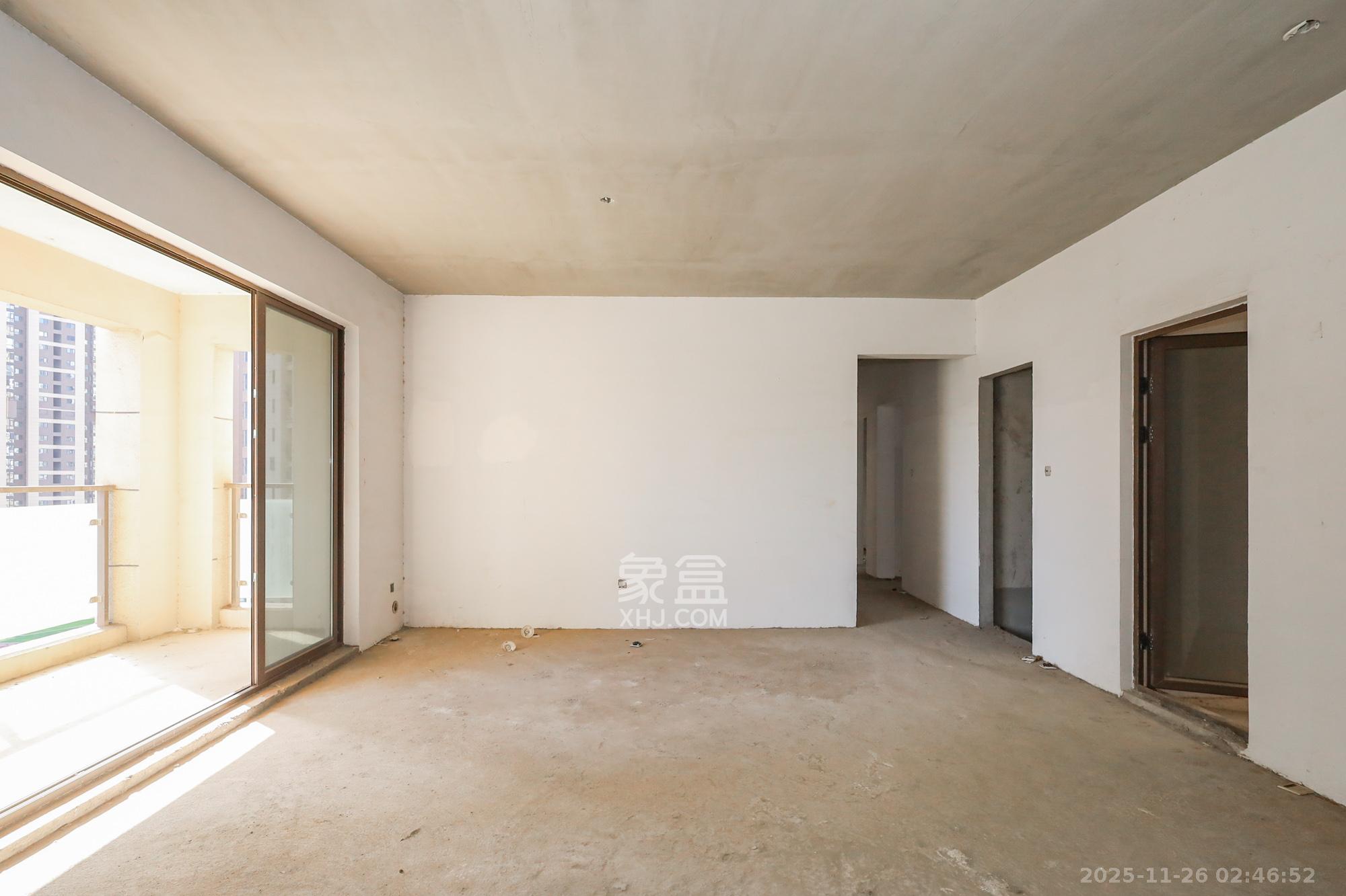 南山雍江汇(滨江国际新城) 4室2厅2卫 220.0万 南山雍江汇(滨江国际新城) 4室2厅2卫 220.0万客厅