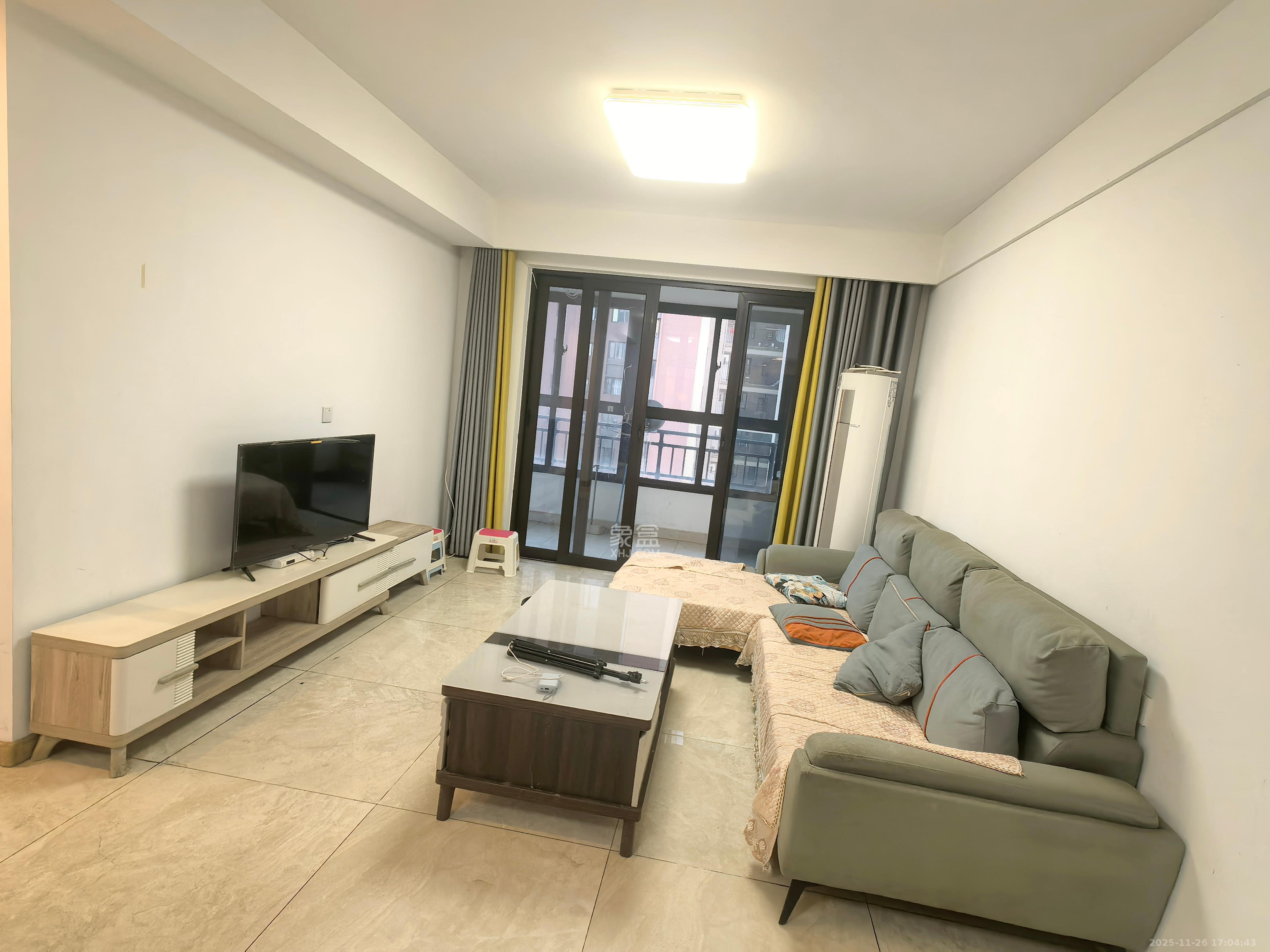 新城国际花都  3室2厅1卫    1800.0元/月