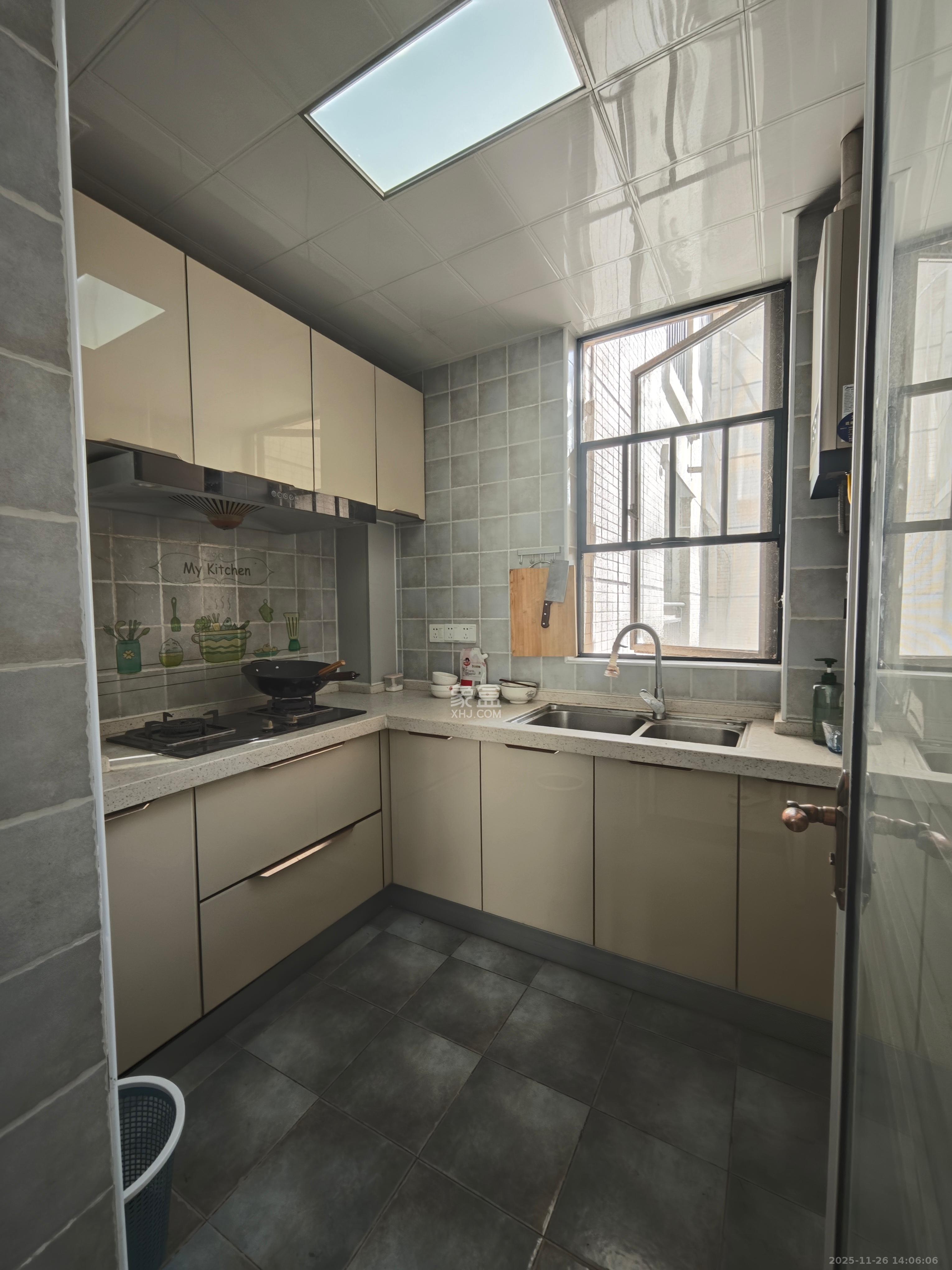 印山蓝色海岸  1室2厅1卫    1800.0元/月室内图