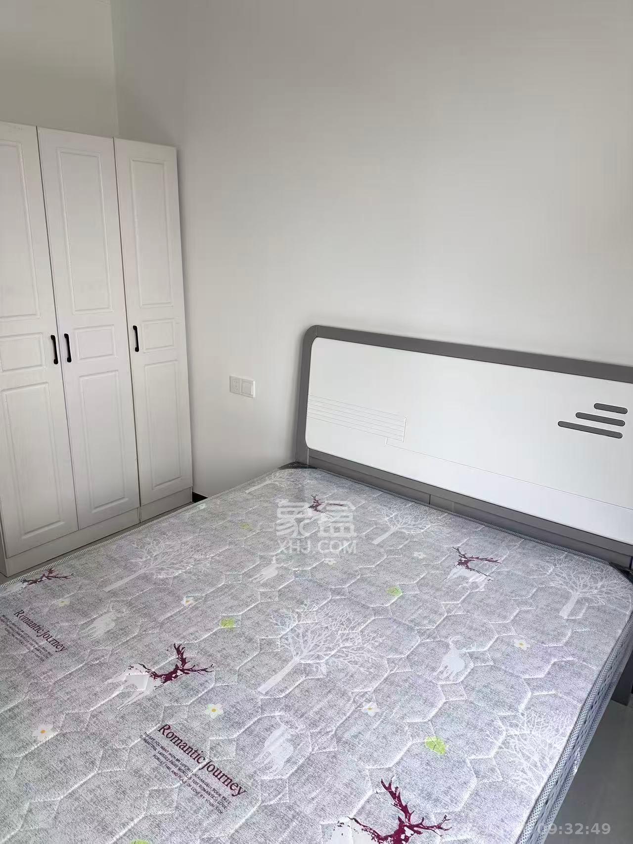 苏托佳园  3室2厅2卫    2000.0元/月室内图