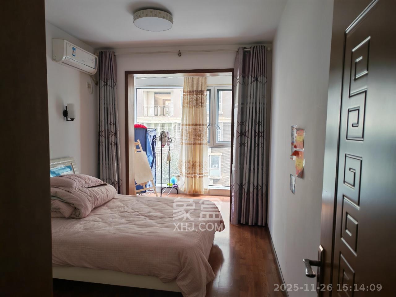 德泽苑 4室2厅2卫 2600.0元/月 德泽苑 4室2厅2卫 2600.0元/月室内图