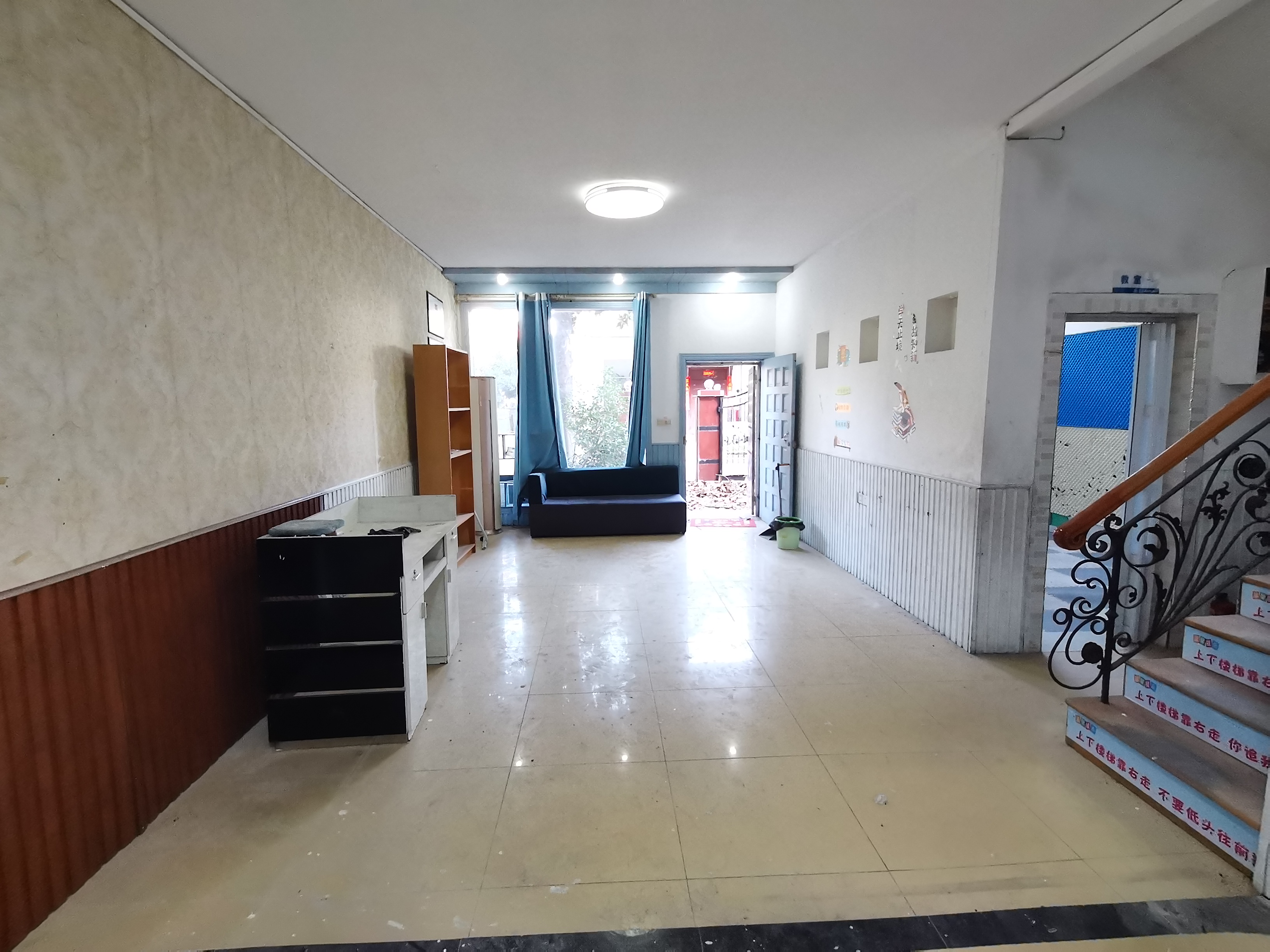 湘银小区别墅  8室2厅3卫    130.0万