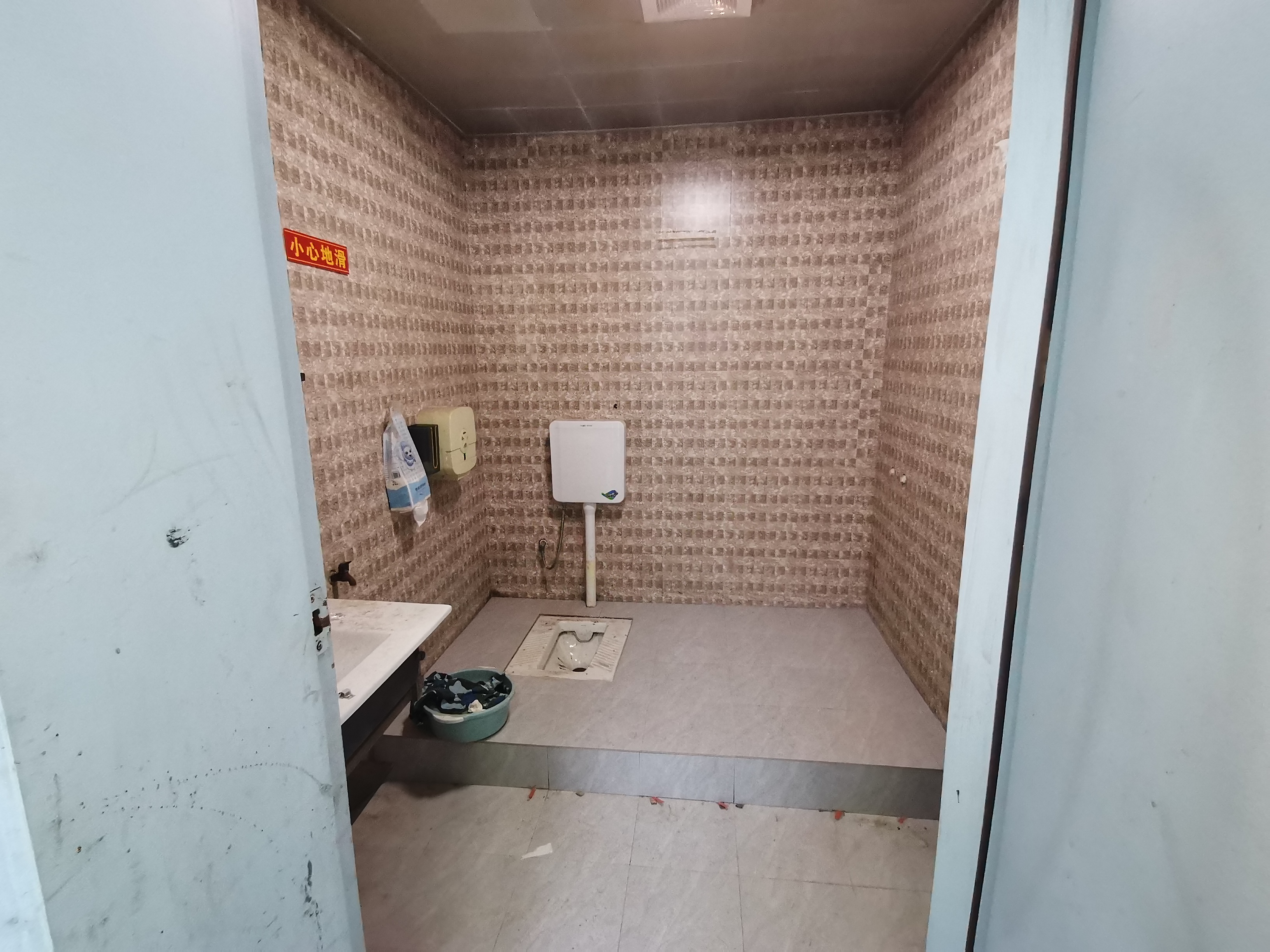 湘银小区别墅  8室2厅3卫    130.0万室内图