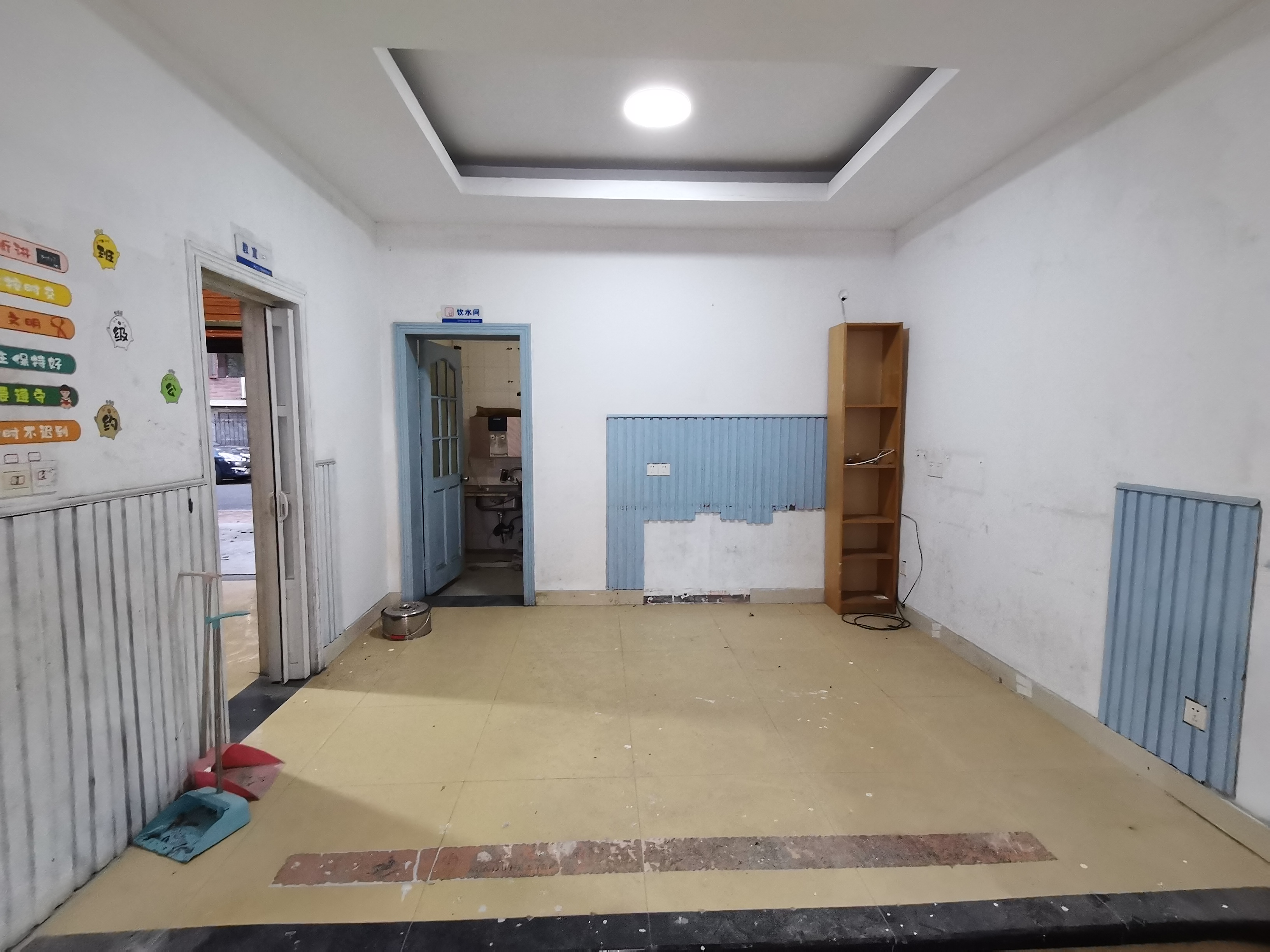 湘银小区别墅 8室2厅3卫 130.0万 湘银小区别墅 8室2厅3卫 130.0万室内图