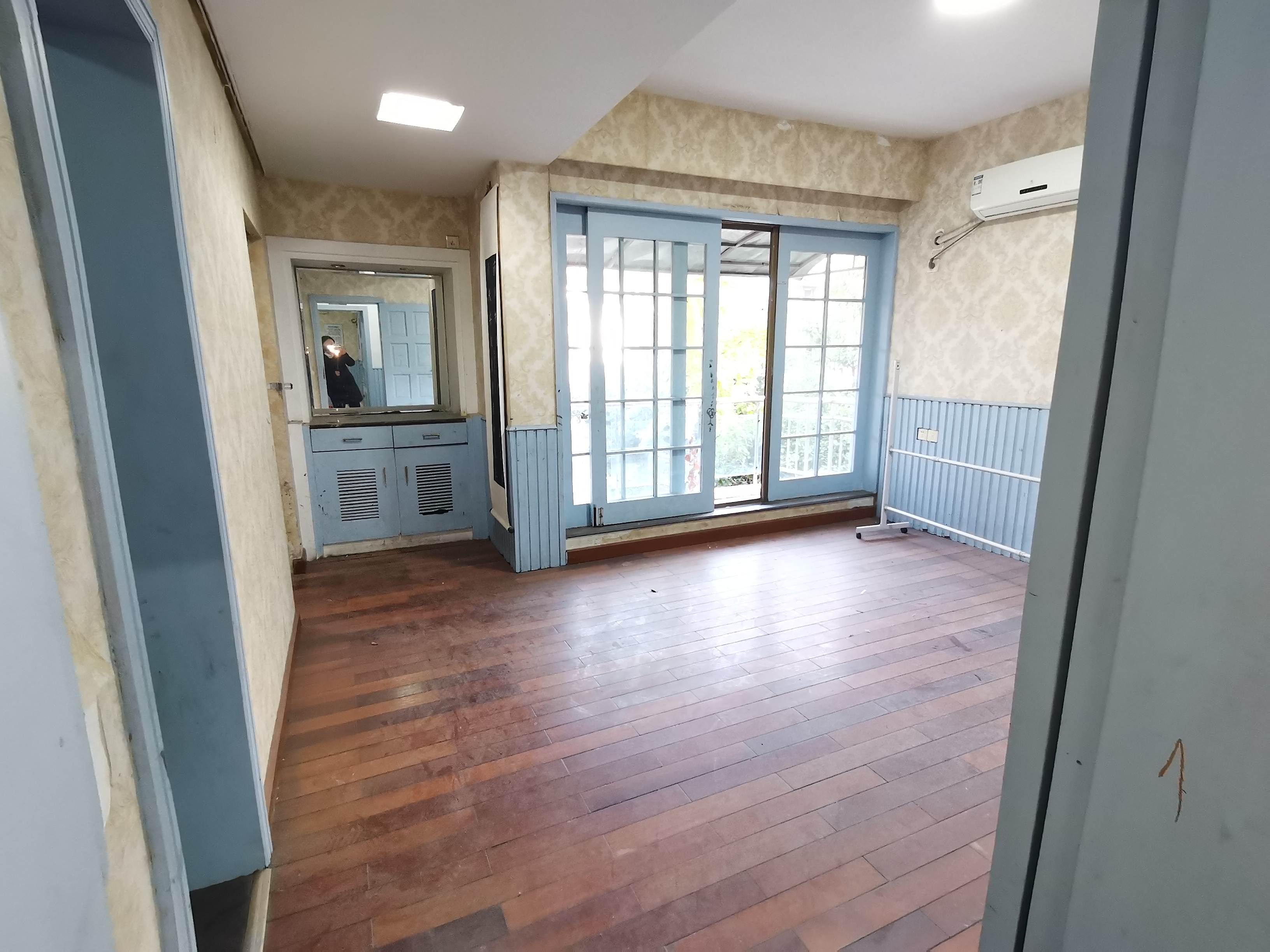 湘银小区别墅  8室2厅3卫    130.0万室内图