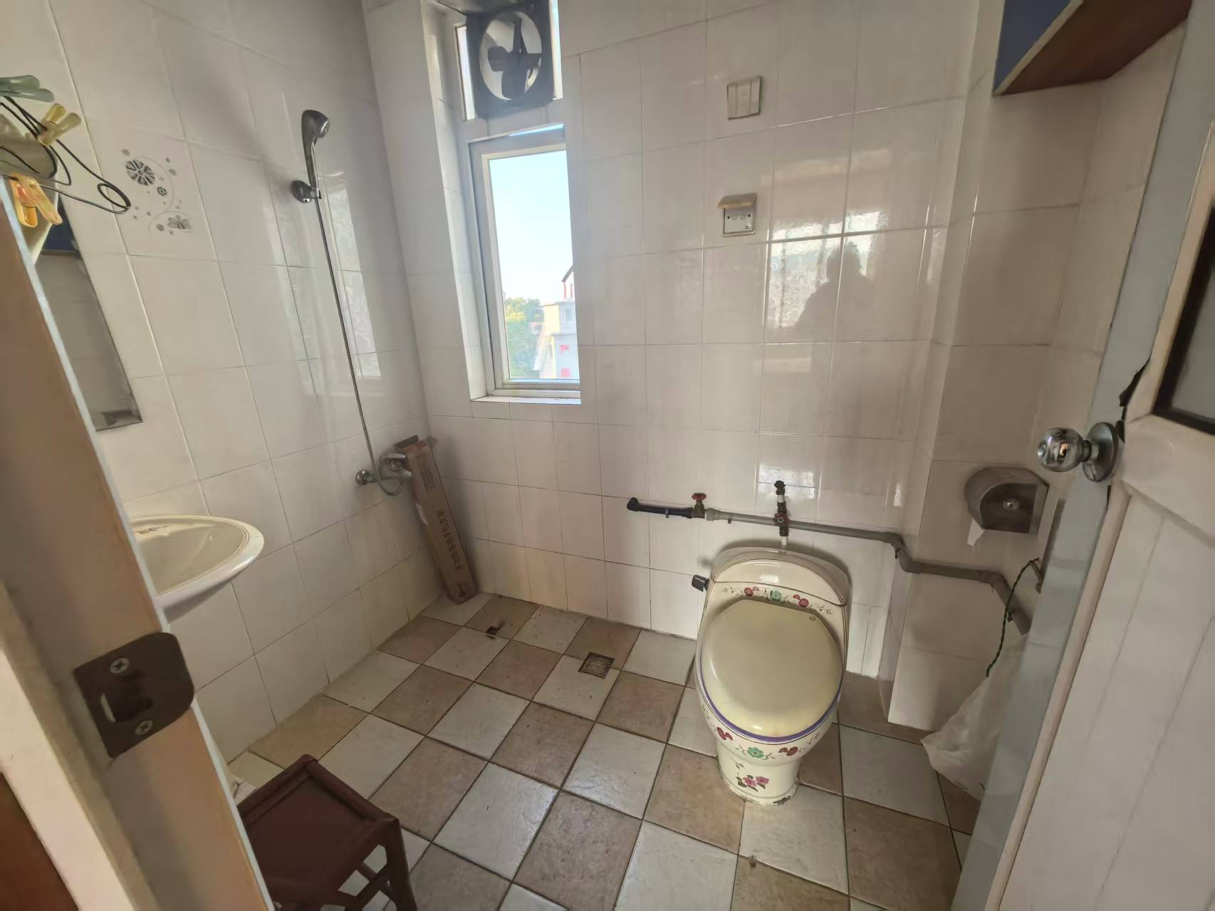 601罗家冲  5室2厅3卫    55.8万室内图