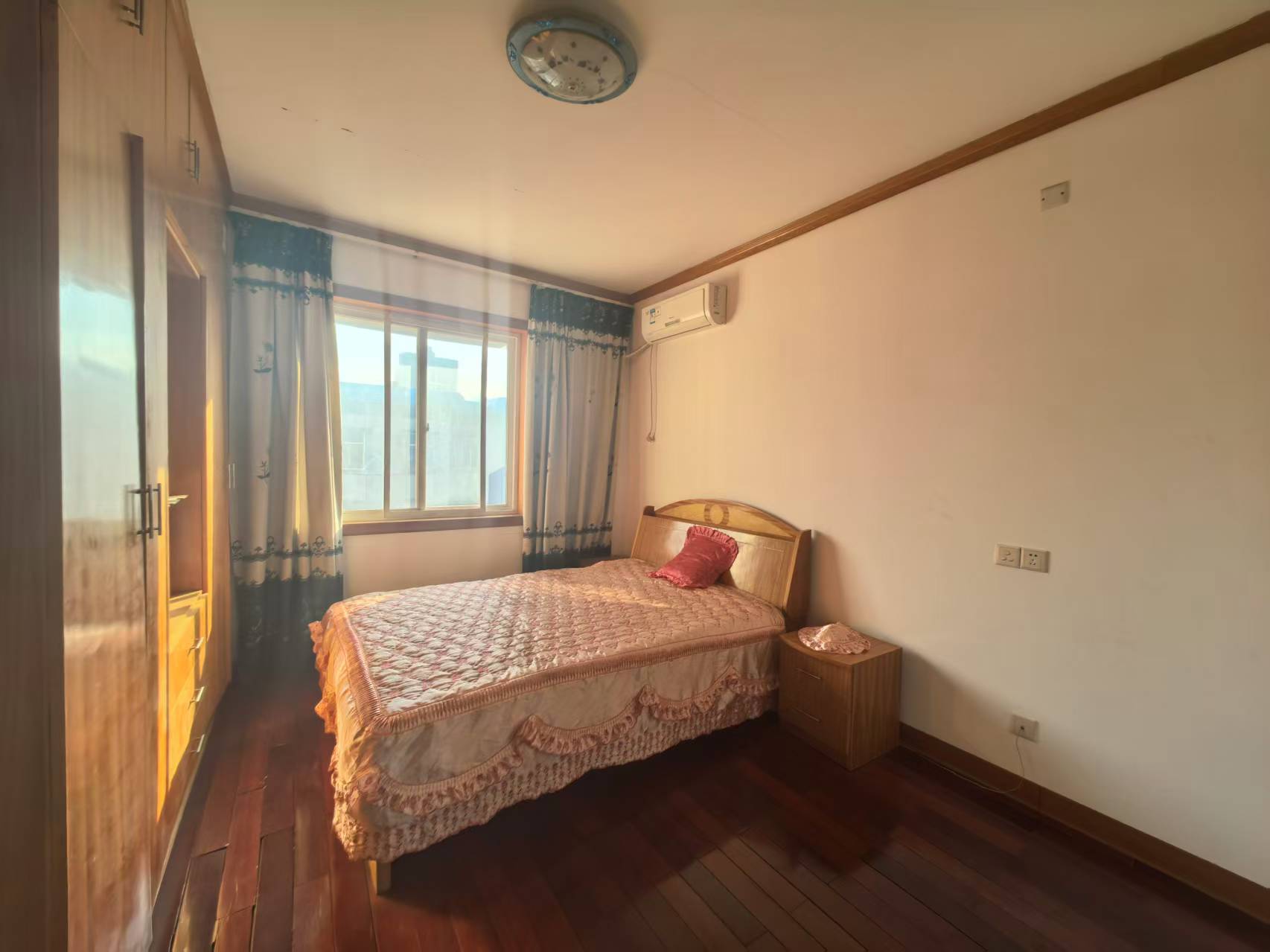 601罗家冲  5室2厅3卫    55.8万室内图