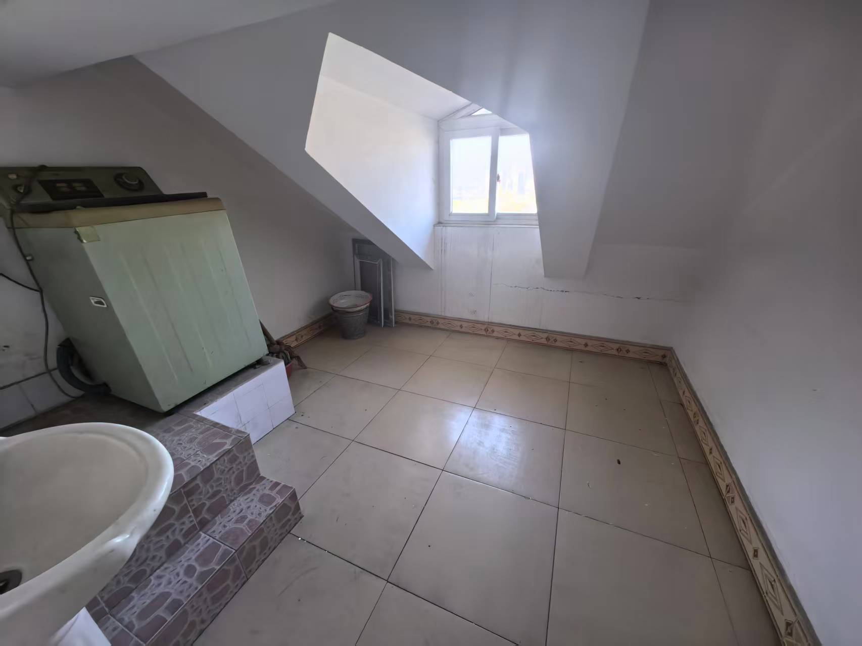 601罗家冲  5室2厅3卫    55.8万室内图