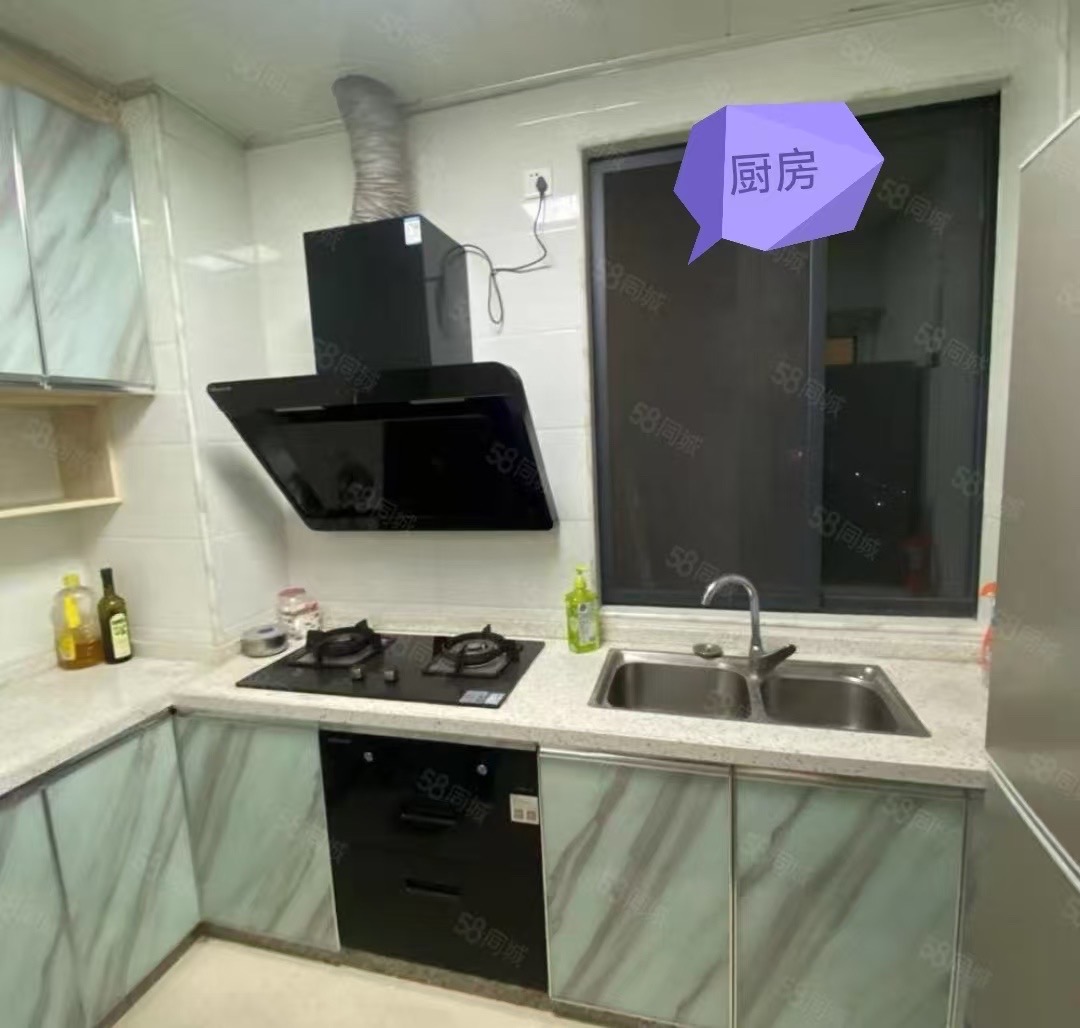 融冠亲城 3室2厅2卫 2400.0元/月 融冠亲城 3室2厅2卫 2400.0元/月室内图