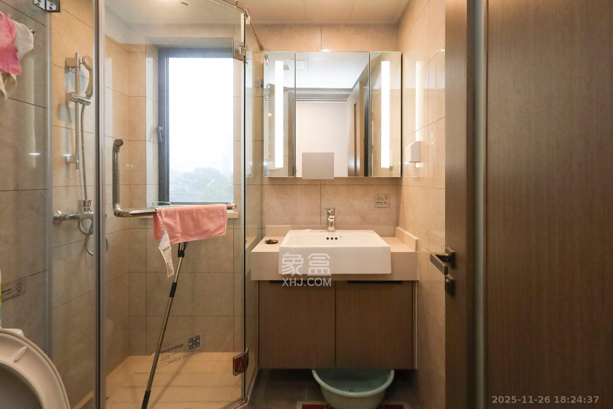 龙湖铂金中心（龙湖春江郦城）  3室2厅2卫    4800.0元/月室内图