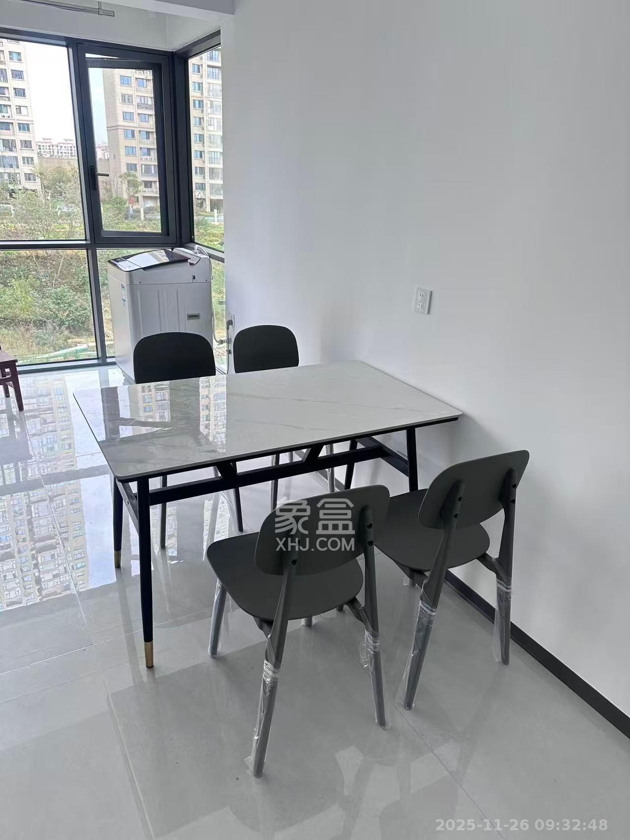 苏托佳园  3室2厅2卫    2000.0元/月室内图