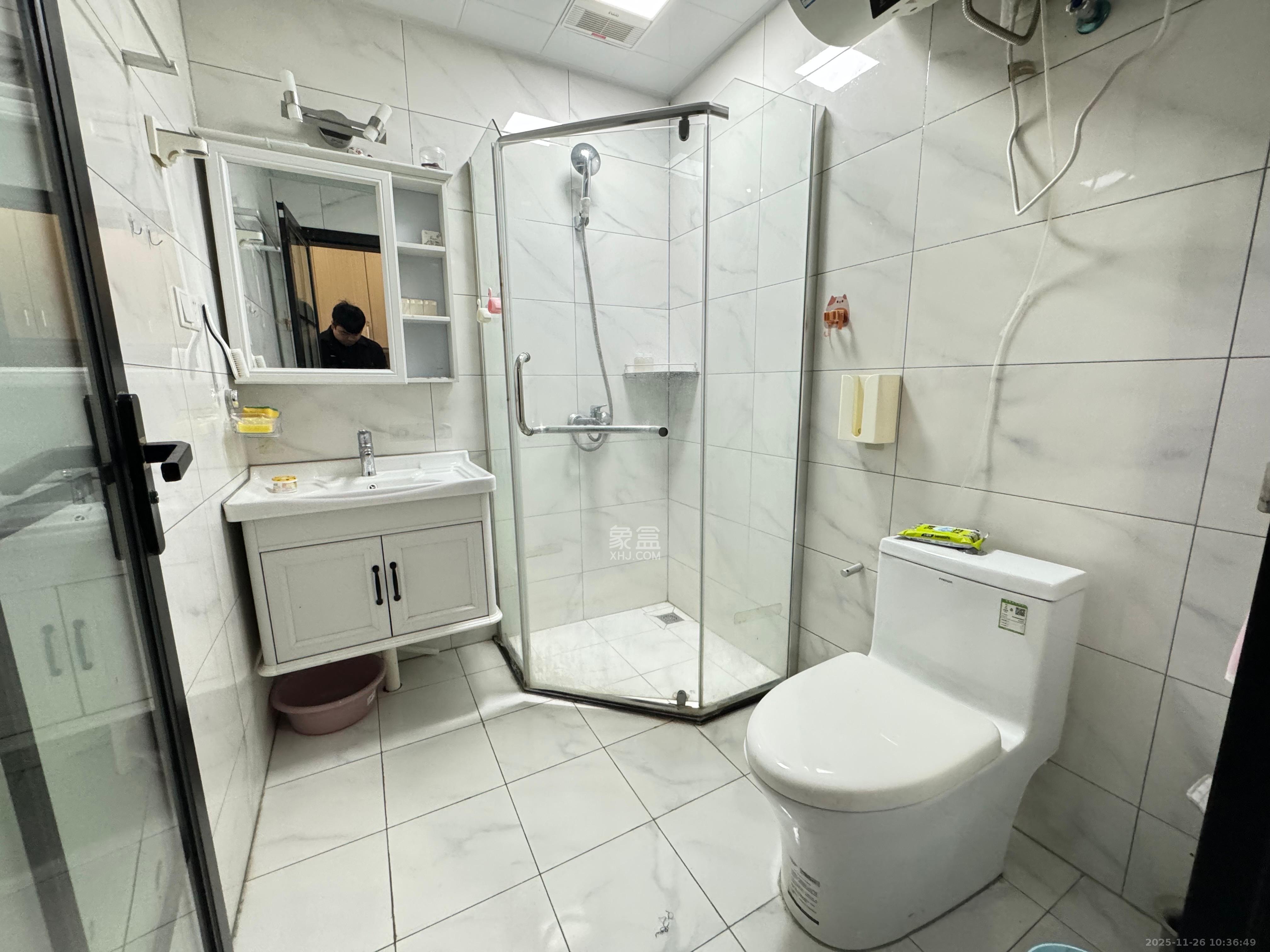 公园9号大都会  1室1厅1卫    2600.0元/月室内图