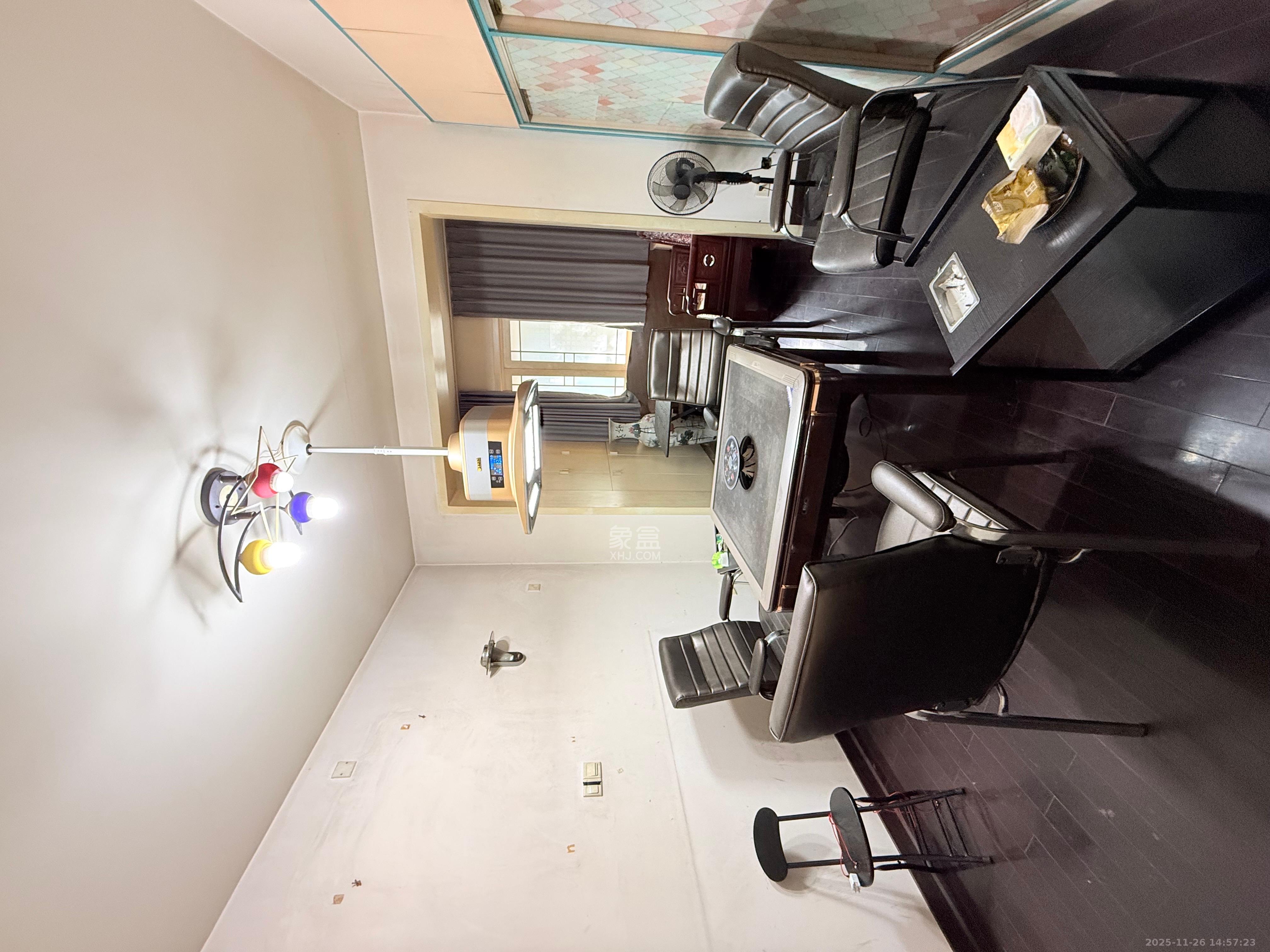 金鹰小区 3室2厅2卫 2200.0元/月 金鹰小区 3室2厅2卫 2200.0元/月室内图