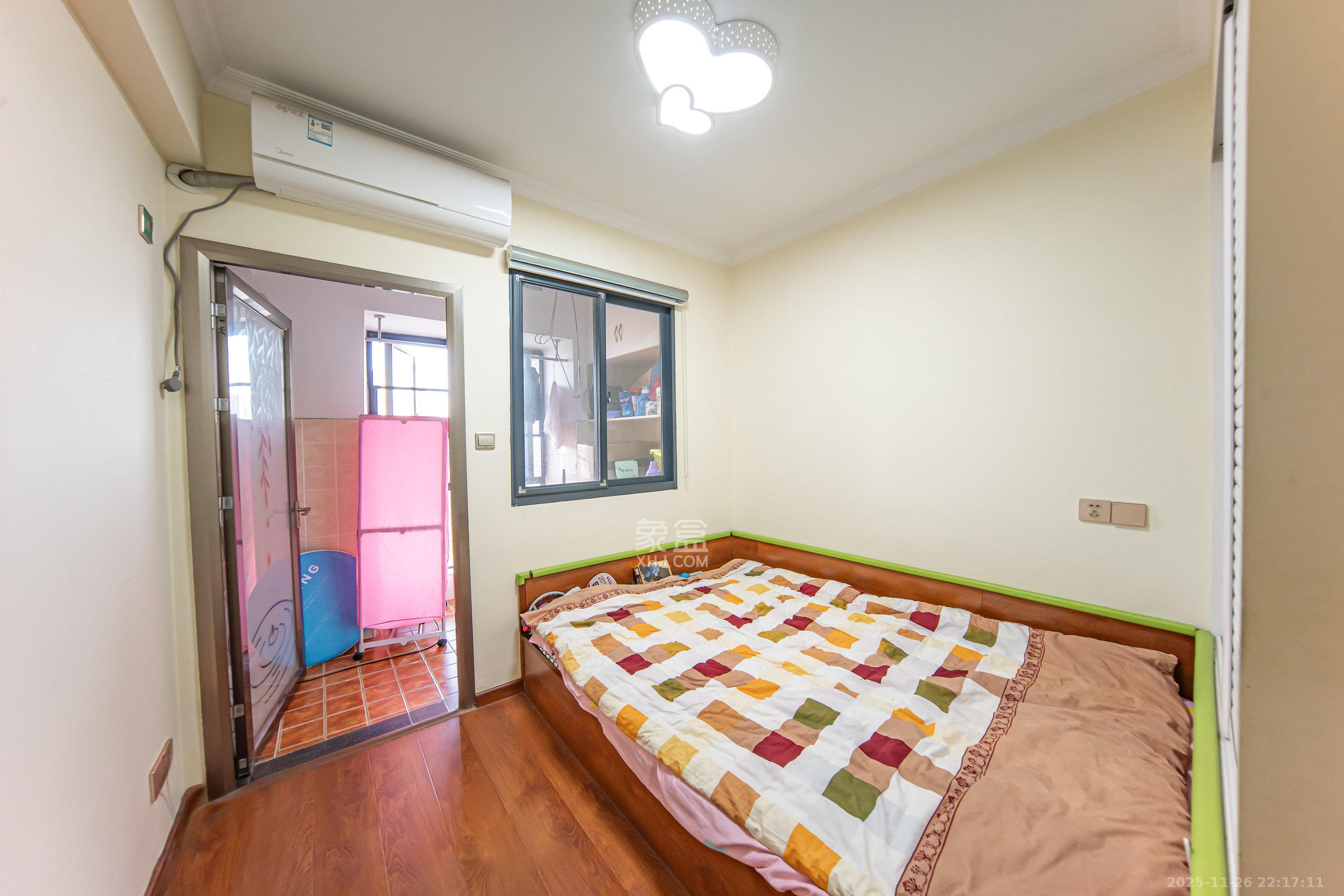 兰亭湾畔 3室2厅2卫 109.0万 兰亭湾畔 3室2厅2卫 109.0万卧室