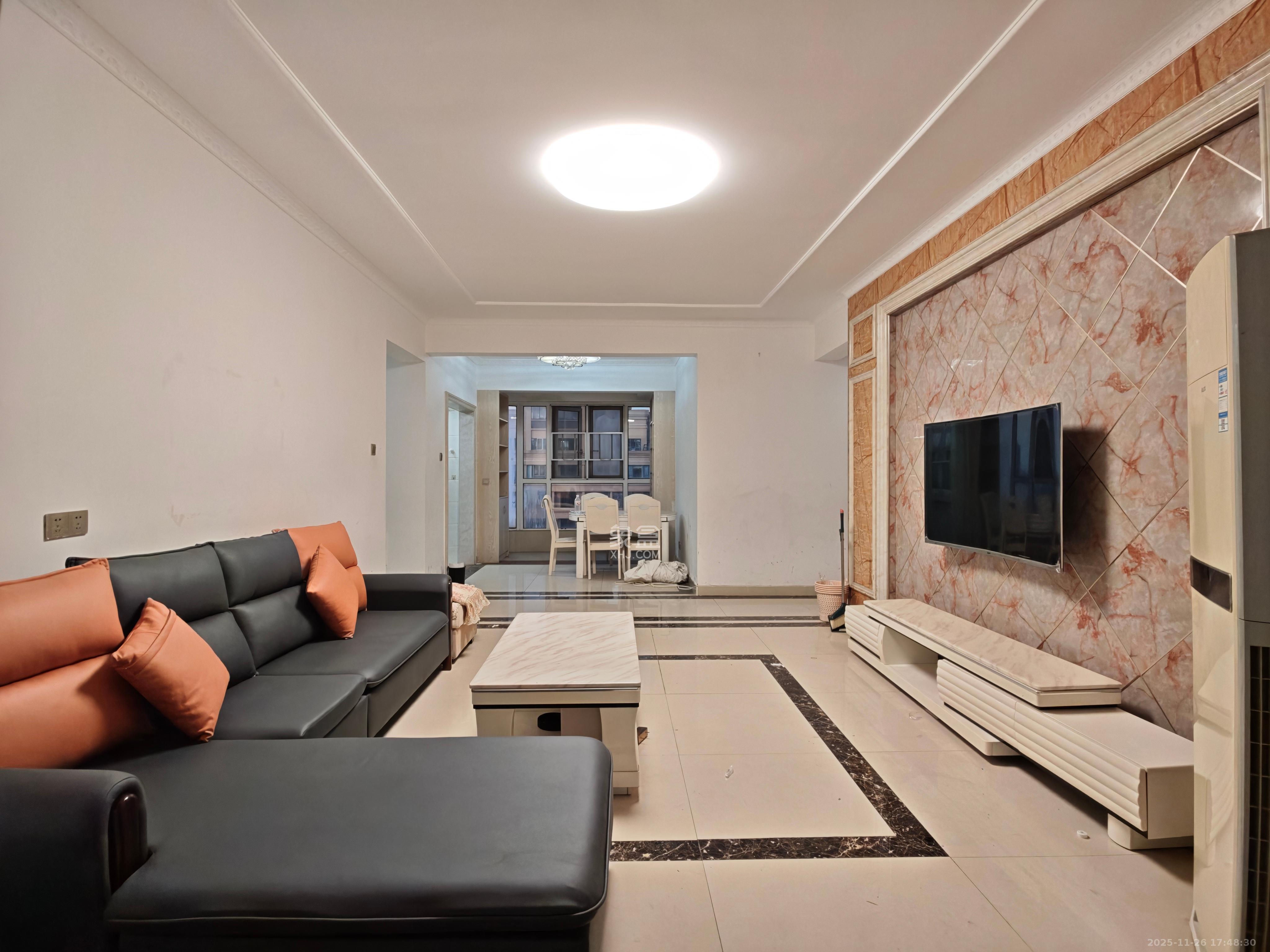 五矿万境水岸二期(五矿万境水岸和苑) 4室2厅2卫 2600.0元/月 五矿万境水岸二期(五矿万境水岸和苑) 4室2厅2卫 2600.0元/月室内图