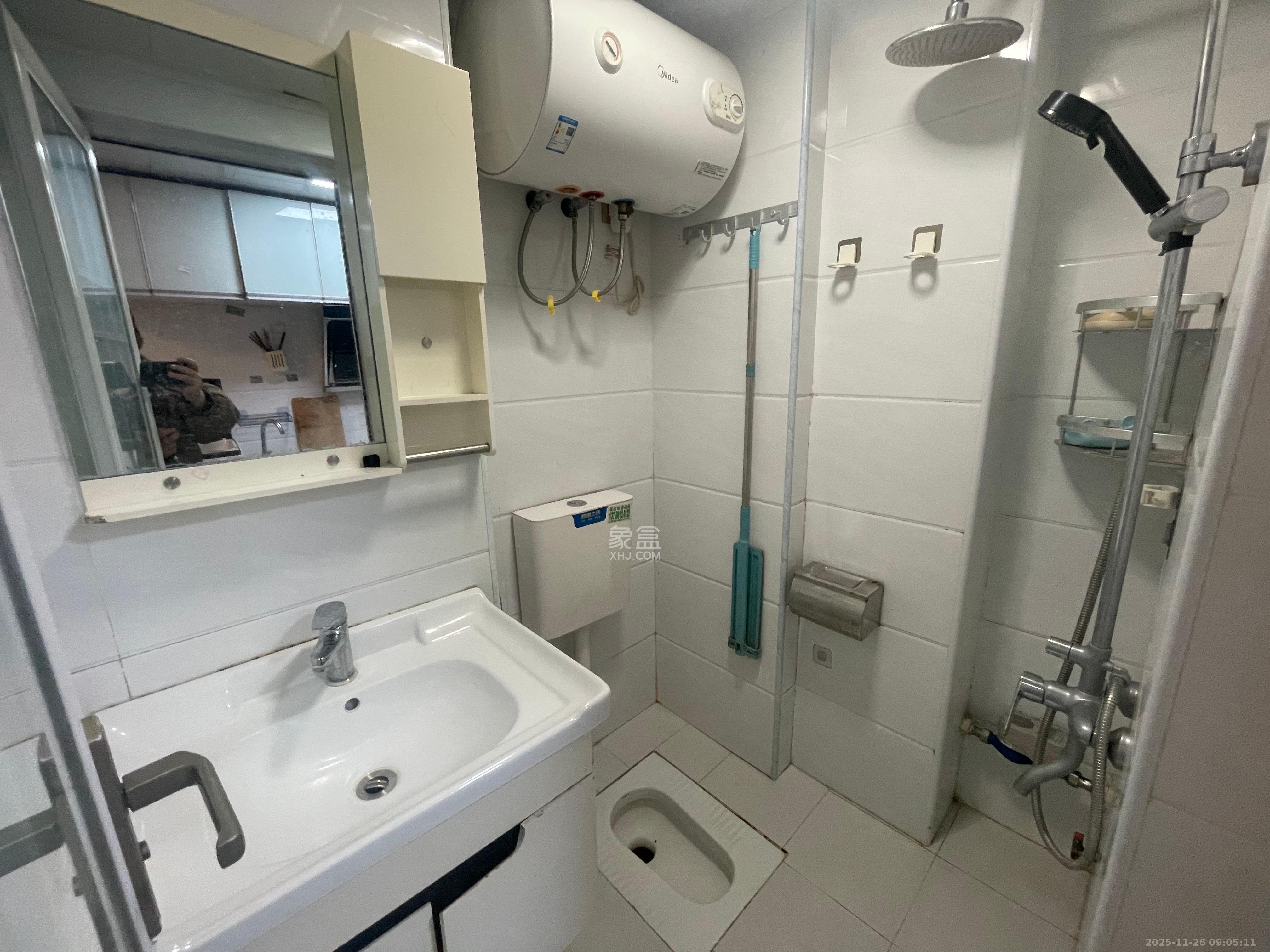 中建芙蓉工社  1室1厅1卫    1350.0元/月室内图