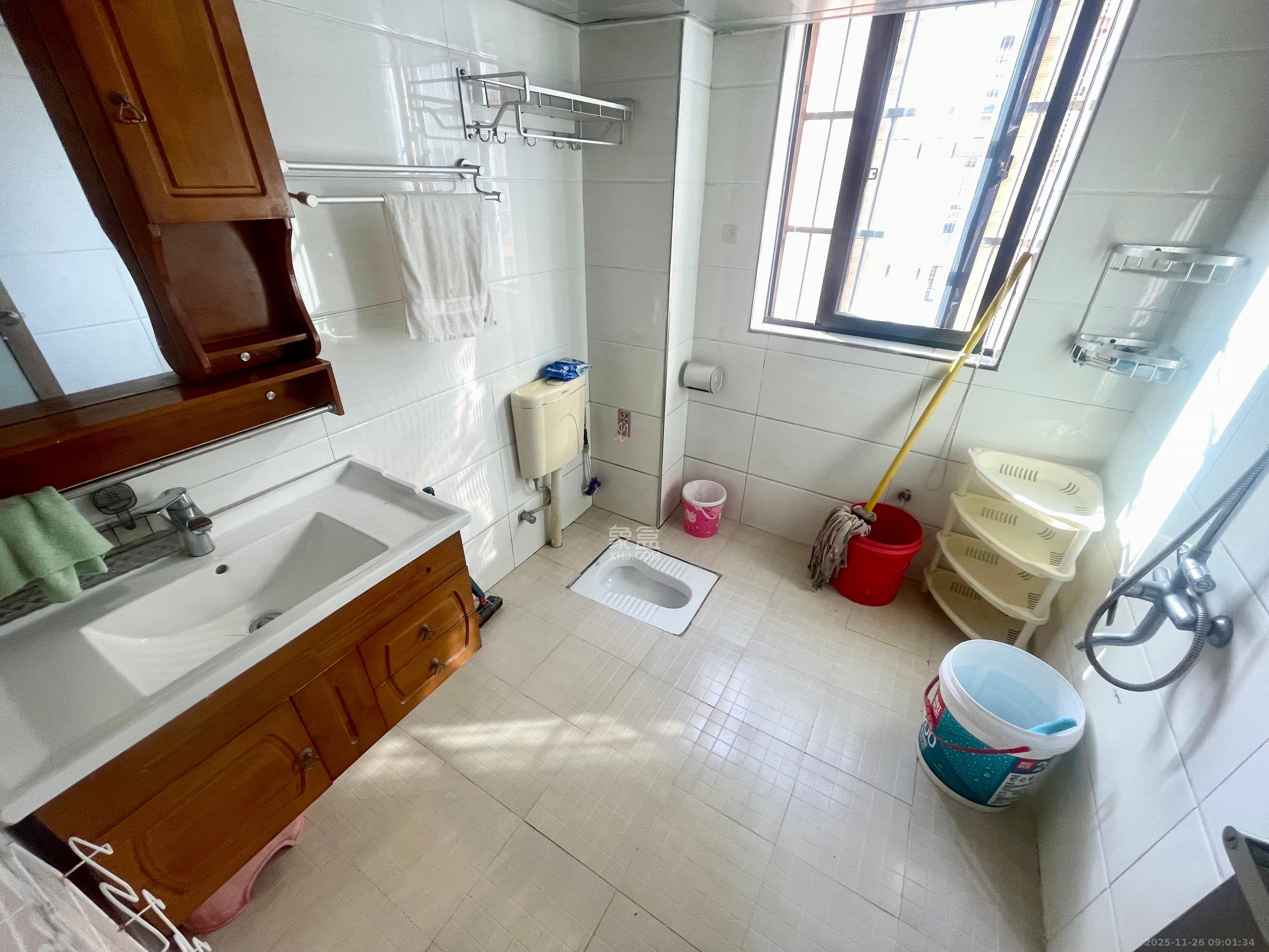 诚兴园 3室2厅1卫 2200.0元/月 诚兴园 3室2厅1卫 2200.0元/月室内图