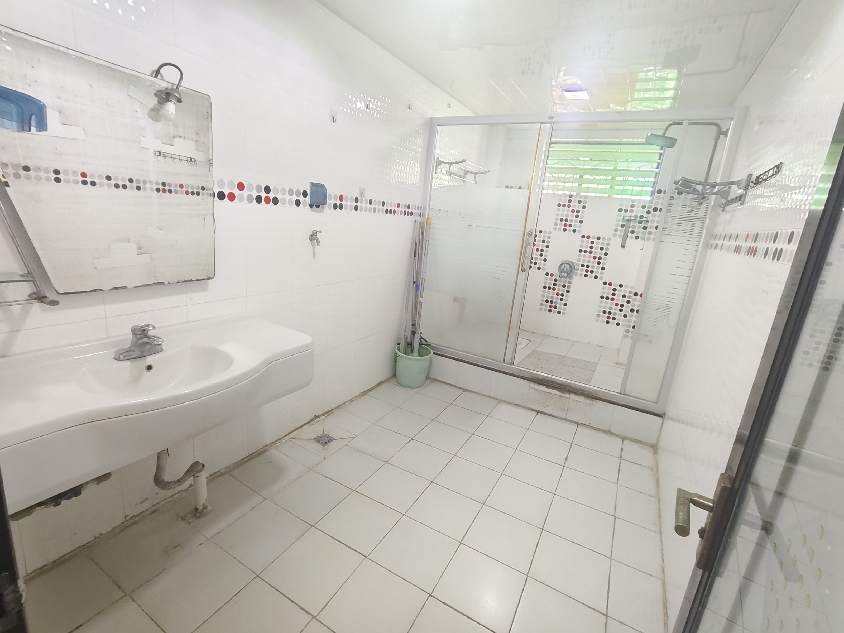 海口交通局宿舍 4室2厅2卫 2900.0元/月 海口交通局宿舍 4室2厅2卫 2900.0元/月室内图