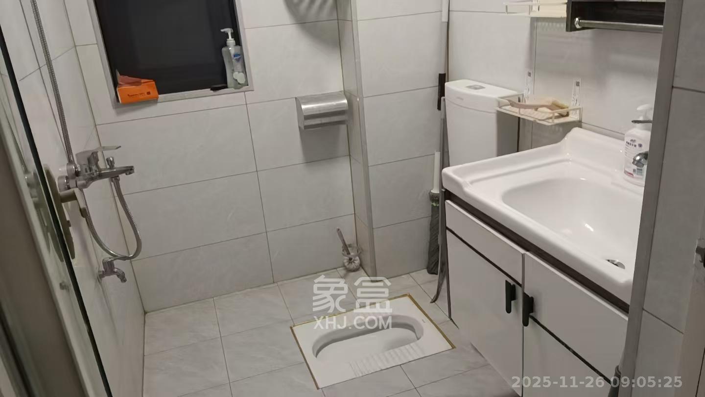 东合新苑  2室2厅1卫    2000.0元/月室内图