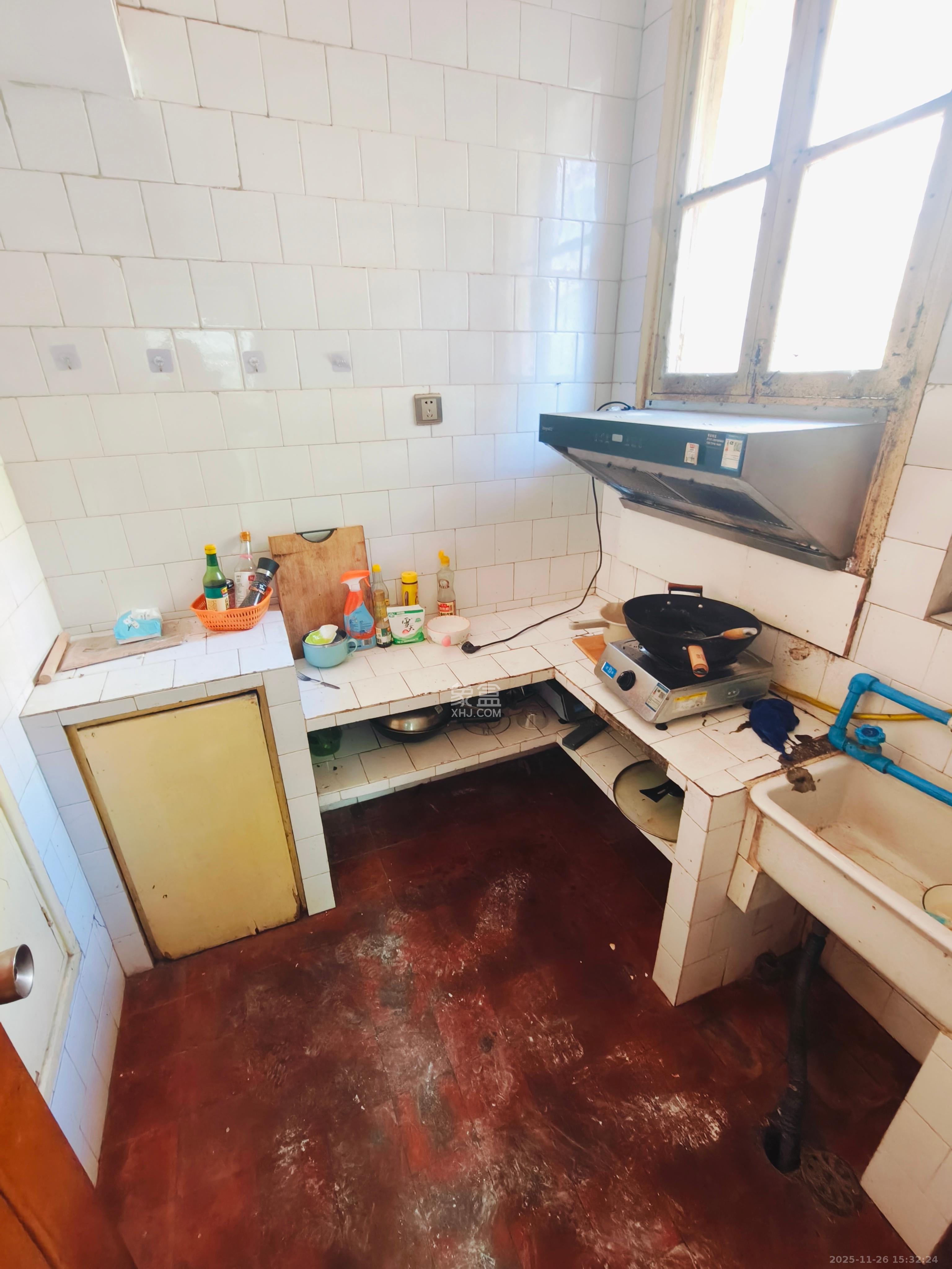 东风二村社区房 2室1厅1卫 1600.0元/月 东风二村社区房 2室1厅1卫 1600.0元/月室内图