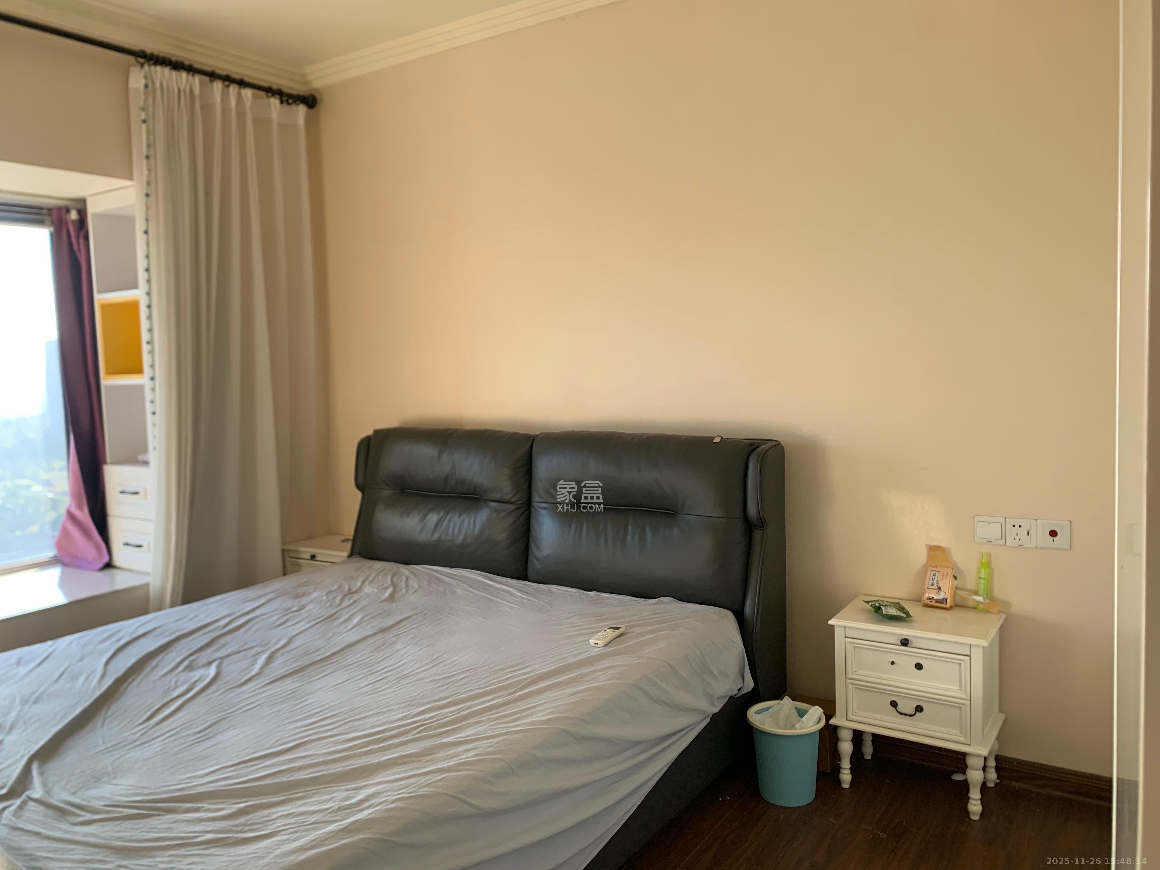 碧桂园中央花园  4室2厅2卫    3500.0元/月室内图