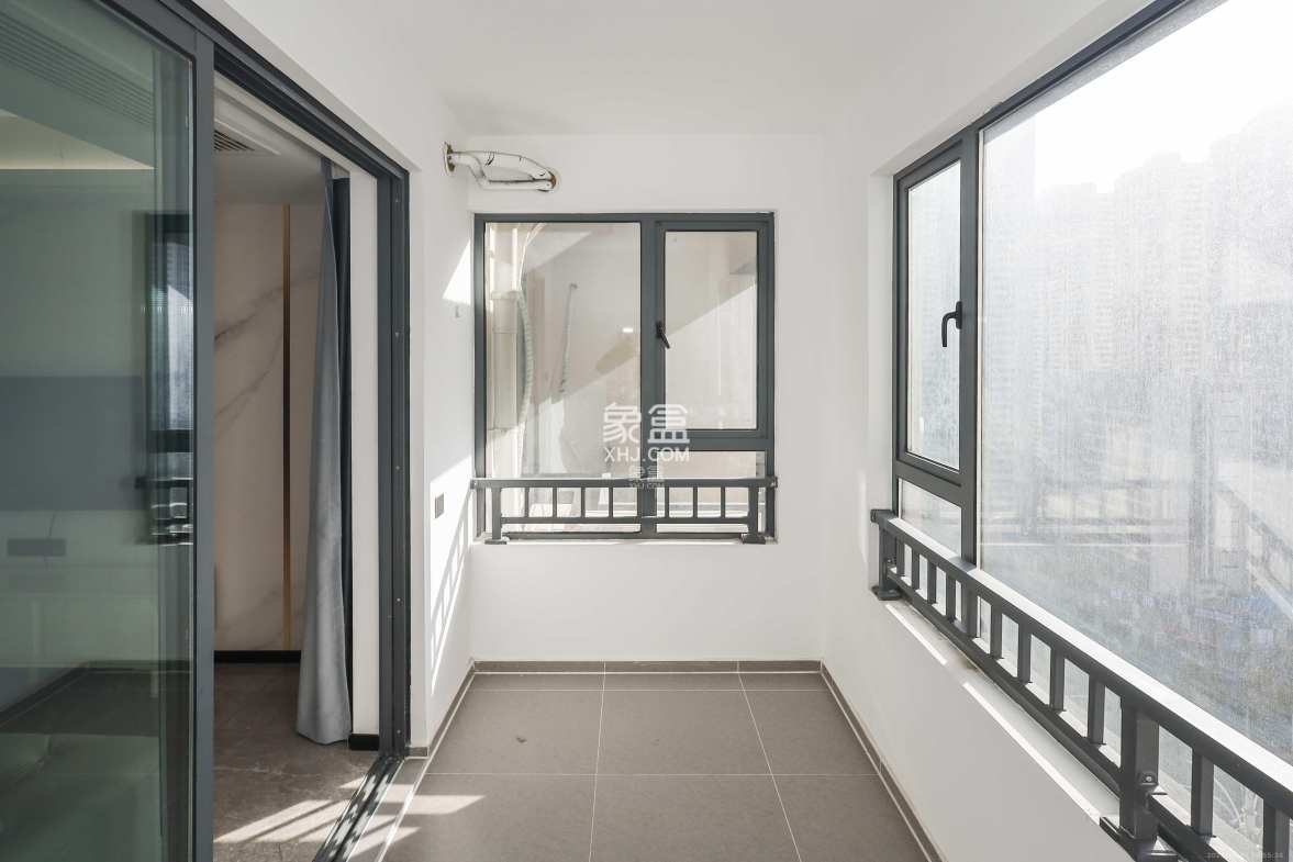 欣利梅溪左岸 4室2厅1卫 145.0万 欣利梅溪左岸 4室2厅1卫 145.0万阳台