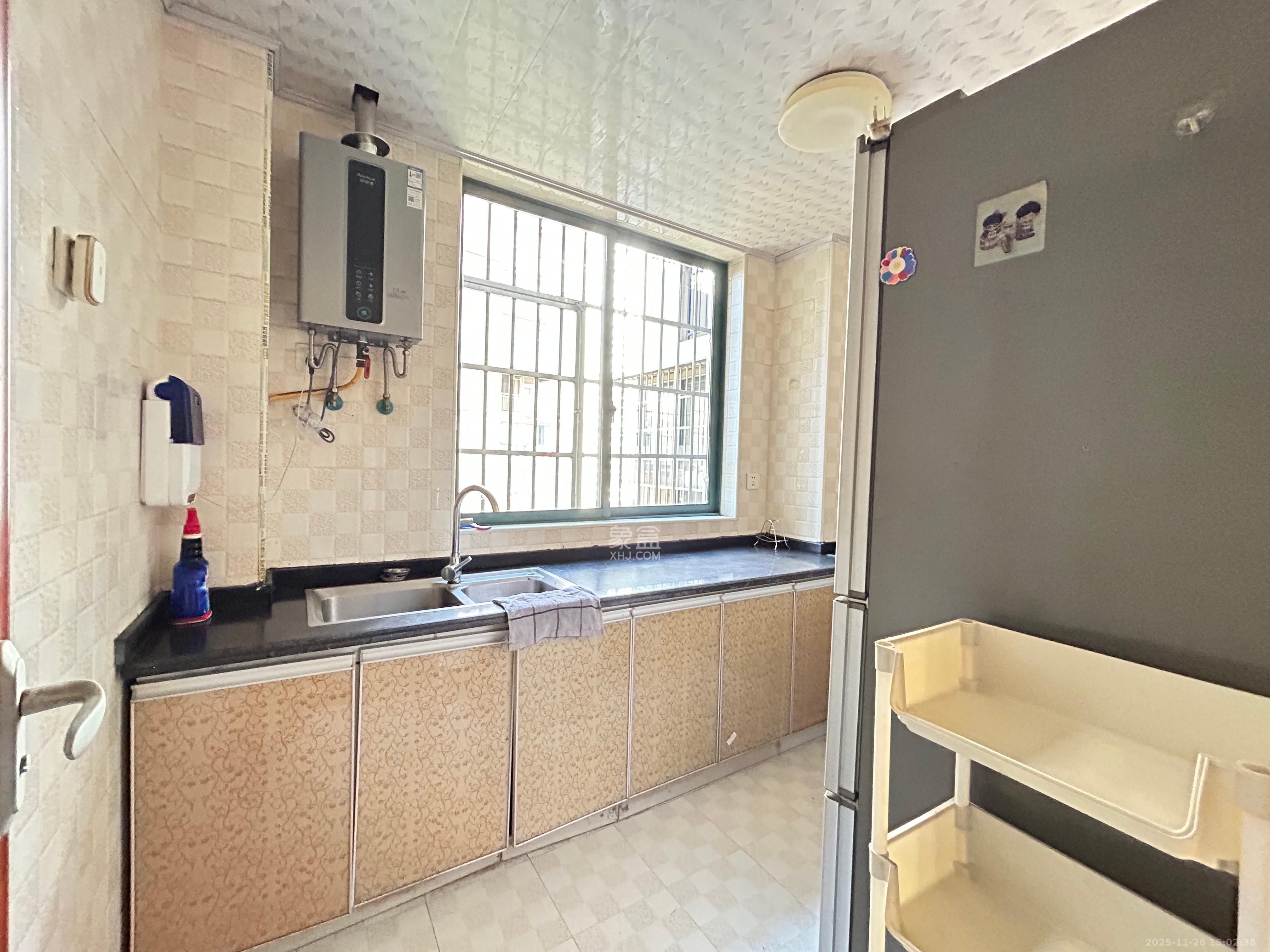 枫树园 2室2厅1卫 2100.0元/月 枫树园 2室2厅1卫 2100.0元/月室内图