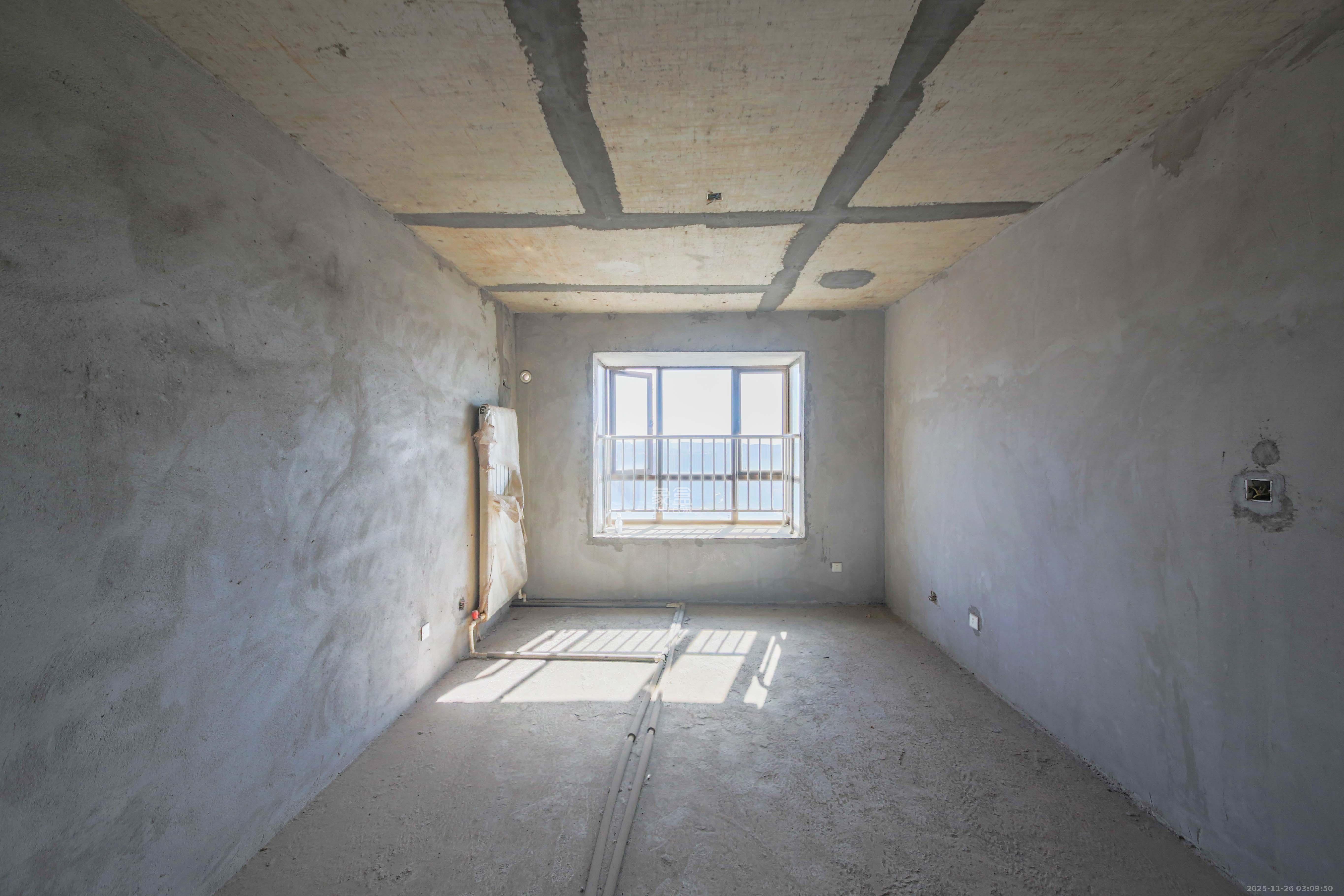 和馨佳园  4室2厅2卫    150.0万卧室