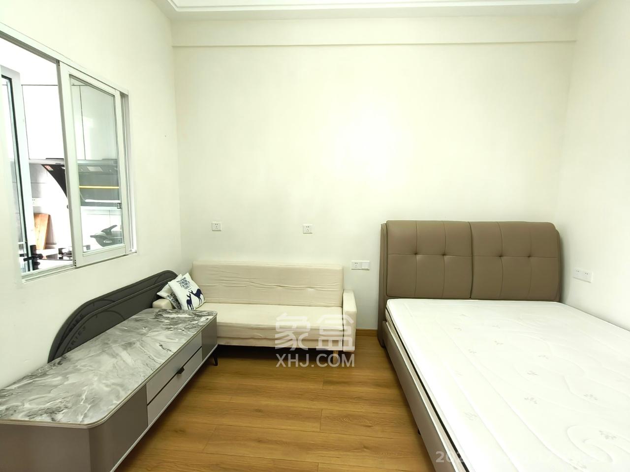 日盛湖湘花苑  1室1厅1卫    1400.0元/月