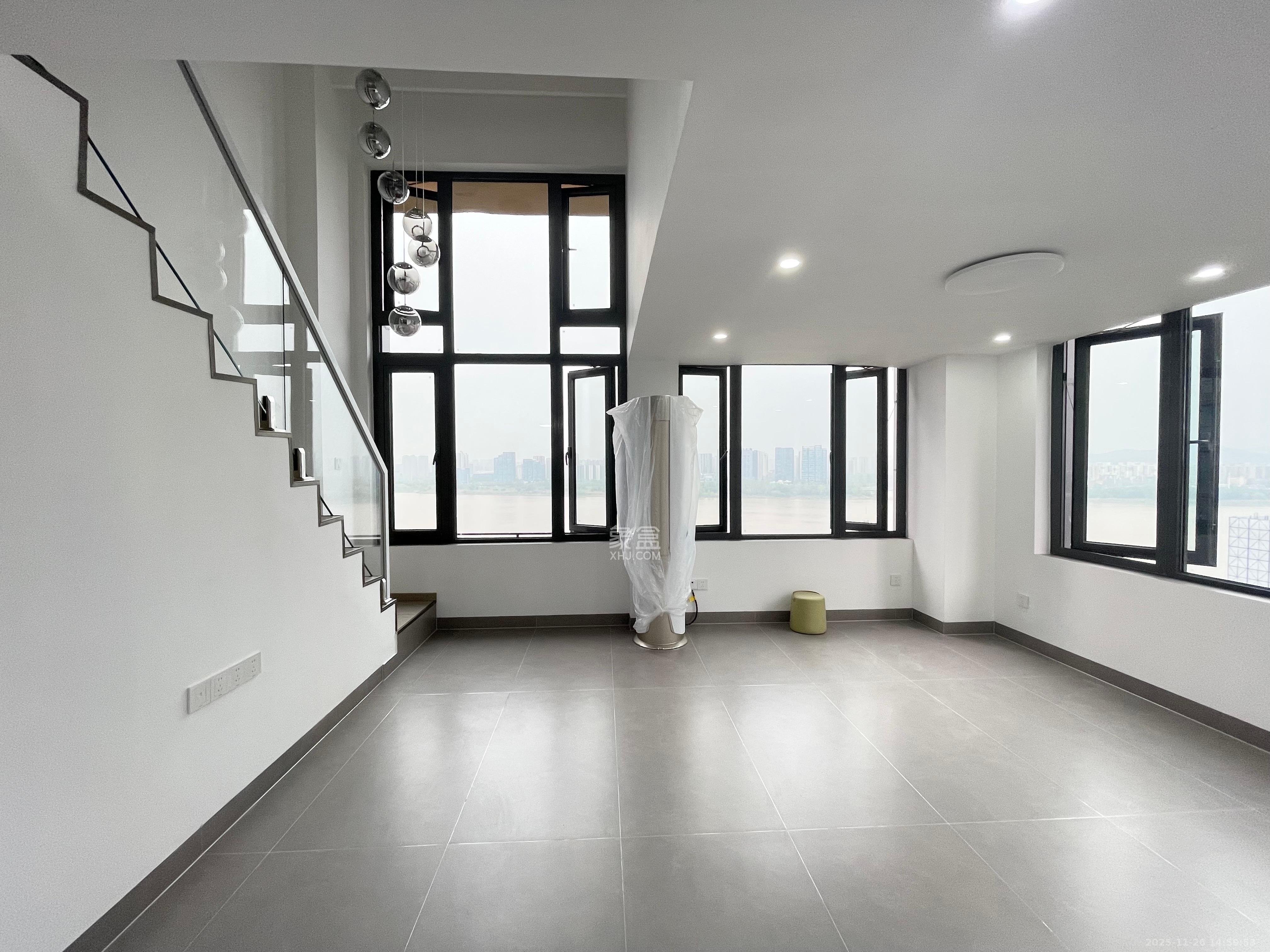 万科紫台  2室2厅2卫    3500.0元/月室内图